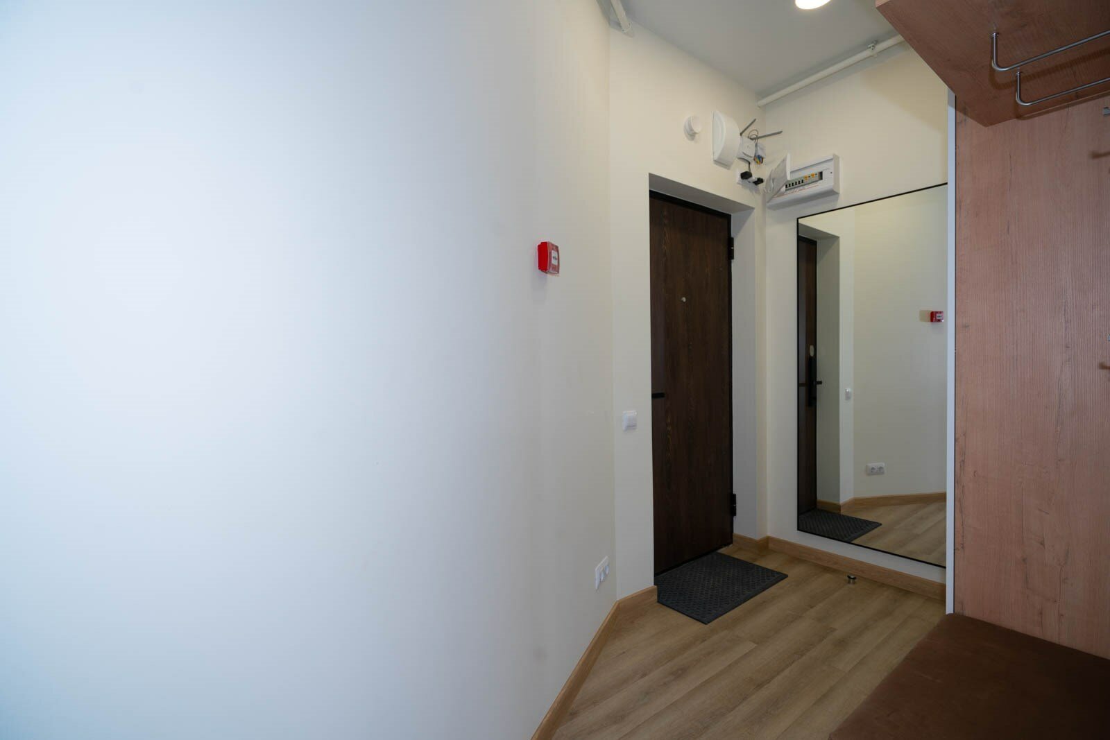 Апартаменты с отдельной спальней LS-DEEP FOREST крымские ландшафты в Алуште - вид на горы и город с 3 этажа