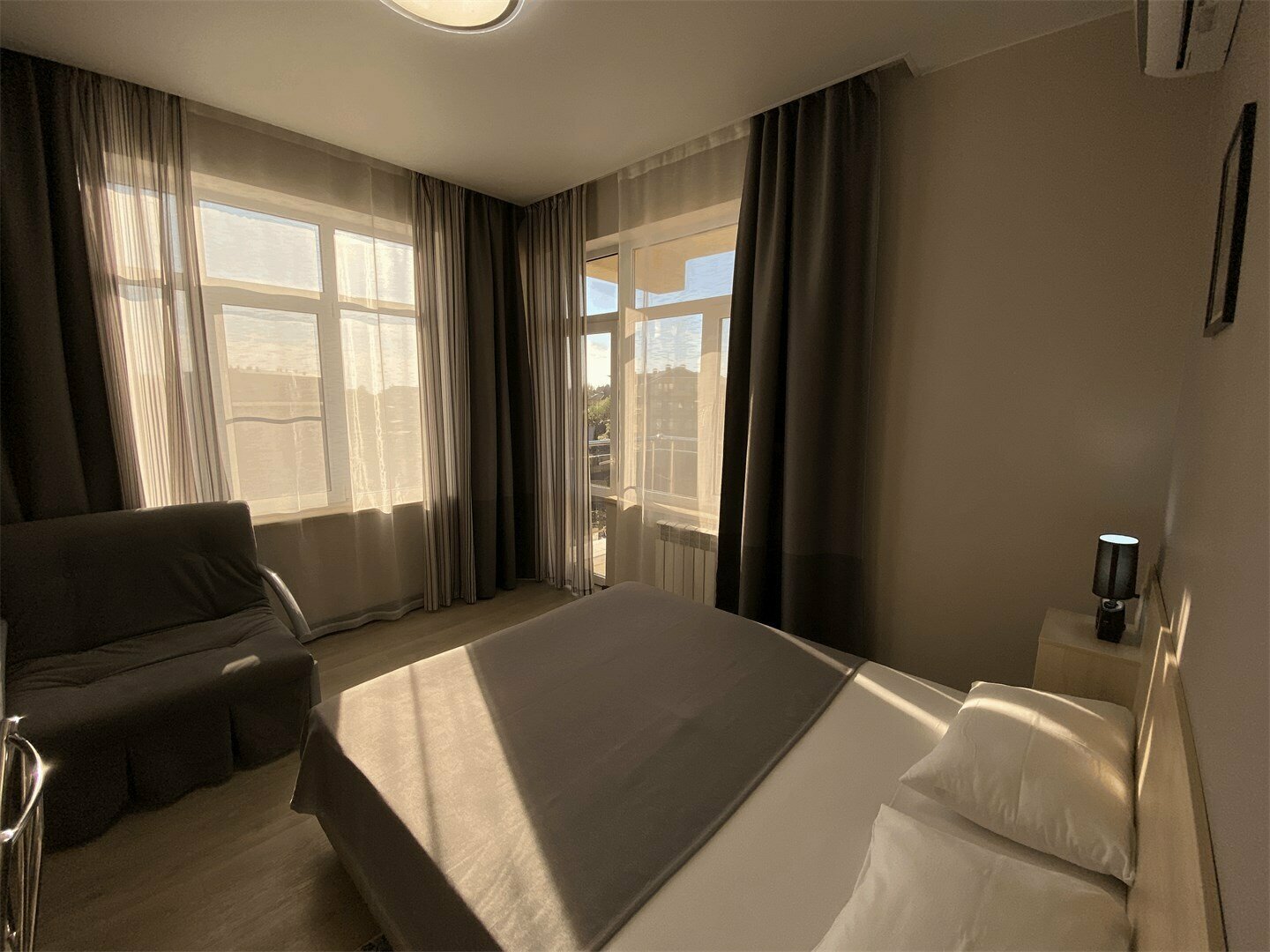 Де-Люкс с панорамными окнами