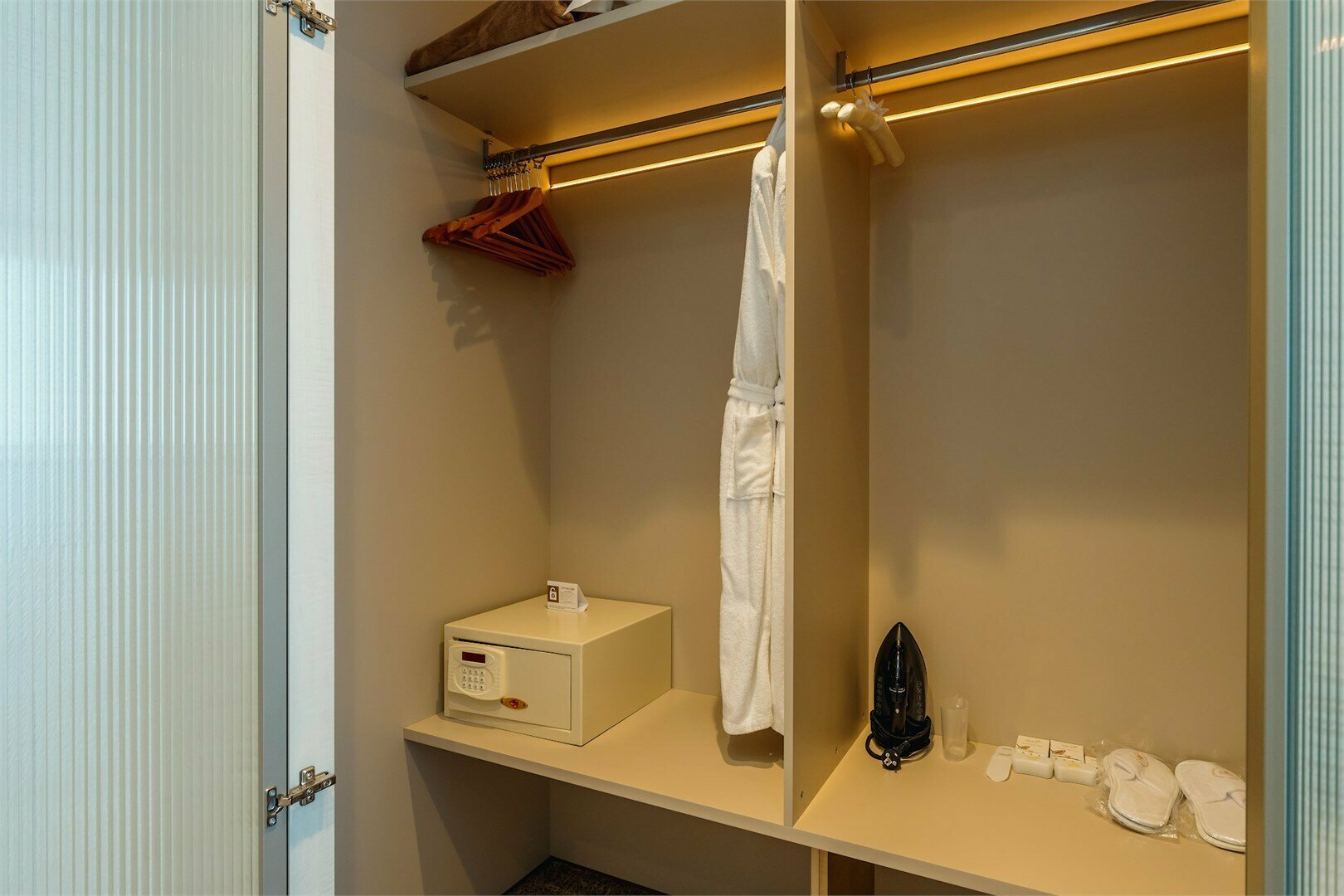 Люкс Элегант с видом на горы/сад