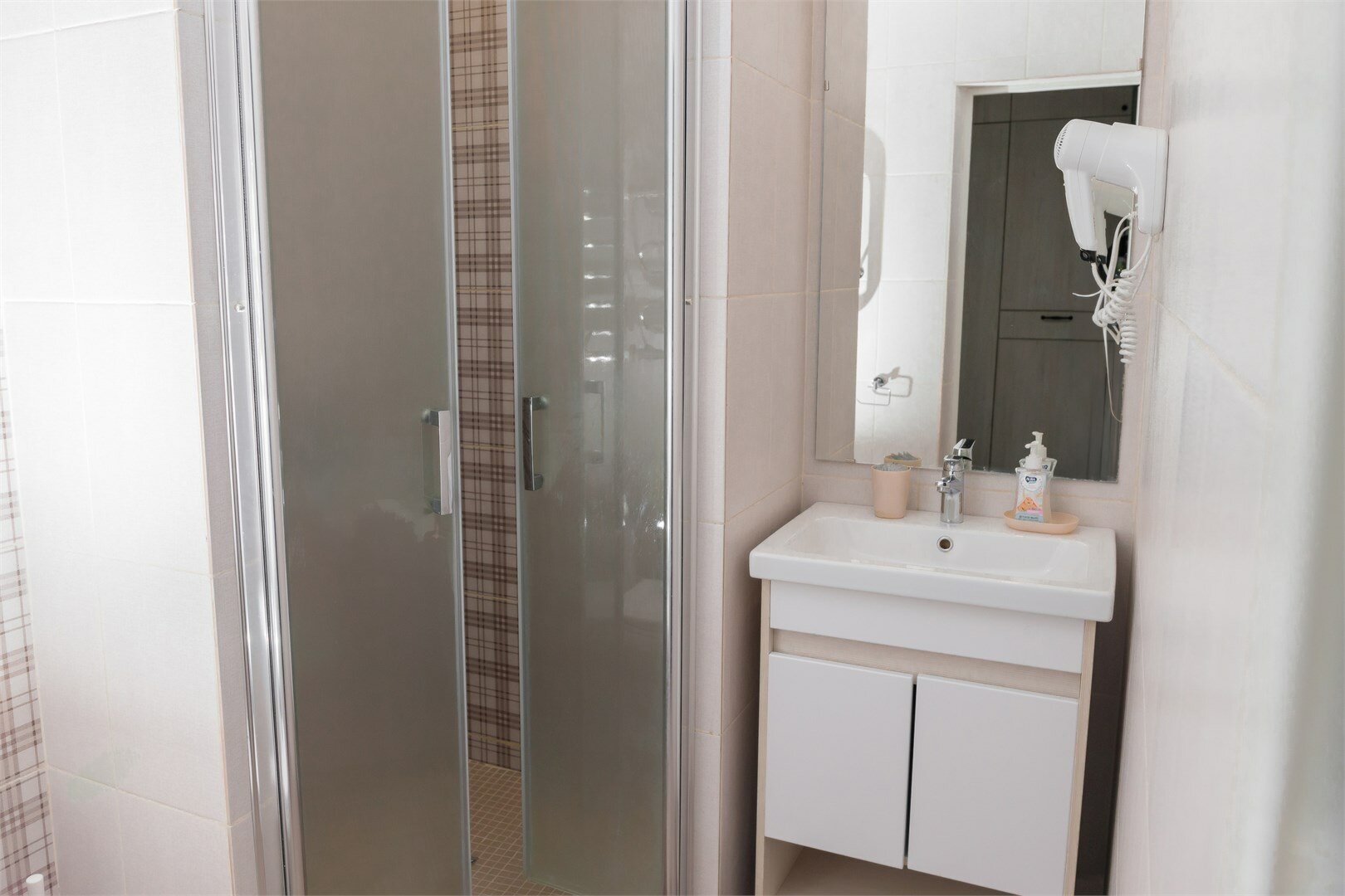 Семейный стандарт корпус у бассейна