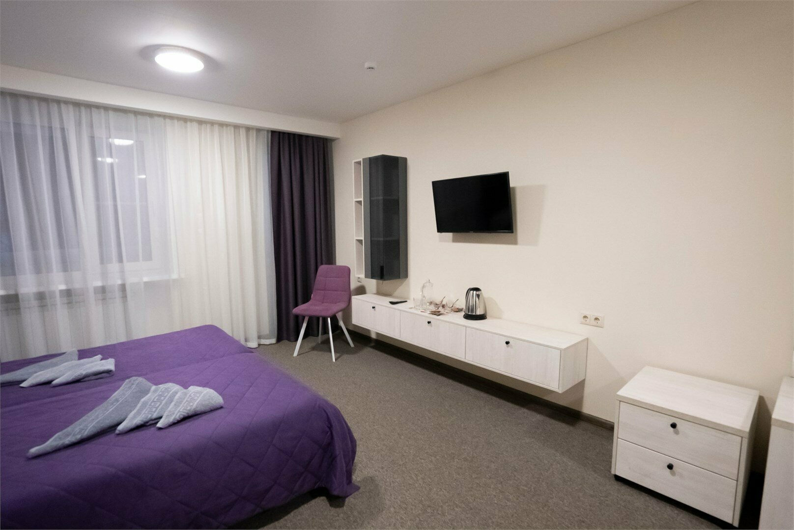 Семейный стандарт корпус у бассейна