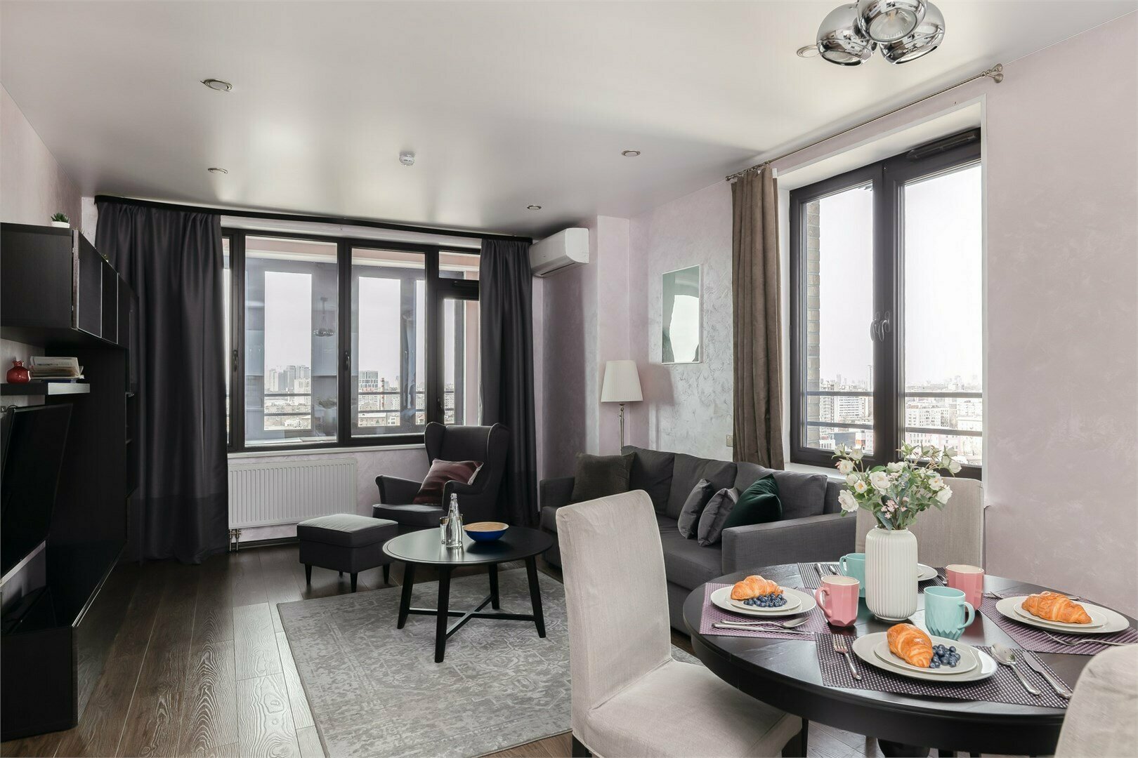 Siesta - 2х комнатные премиум апартаменты на 17м этаже в Савеловский-Сити (70 кв.м., до 5 гостей)