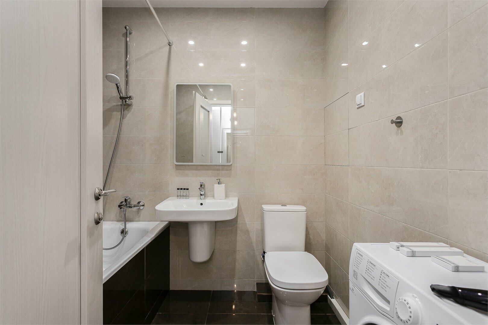 Latte - 3х местные делюкс апартаменты в "Савеловский-Сити" (10 этаж)