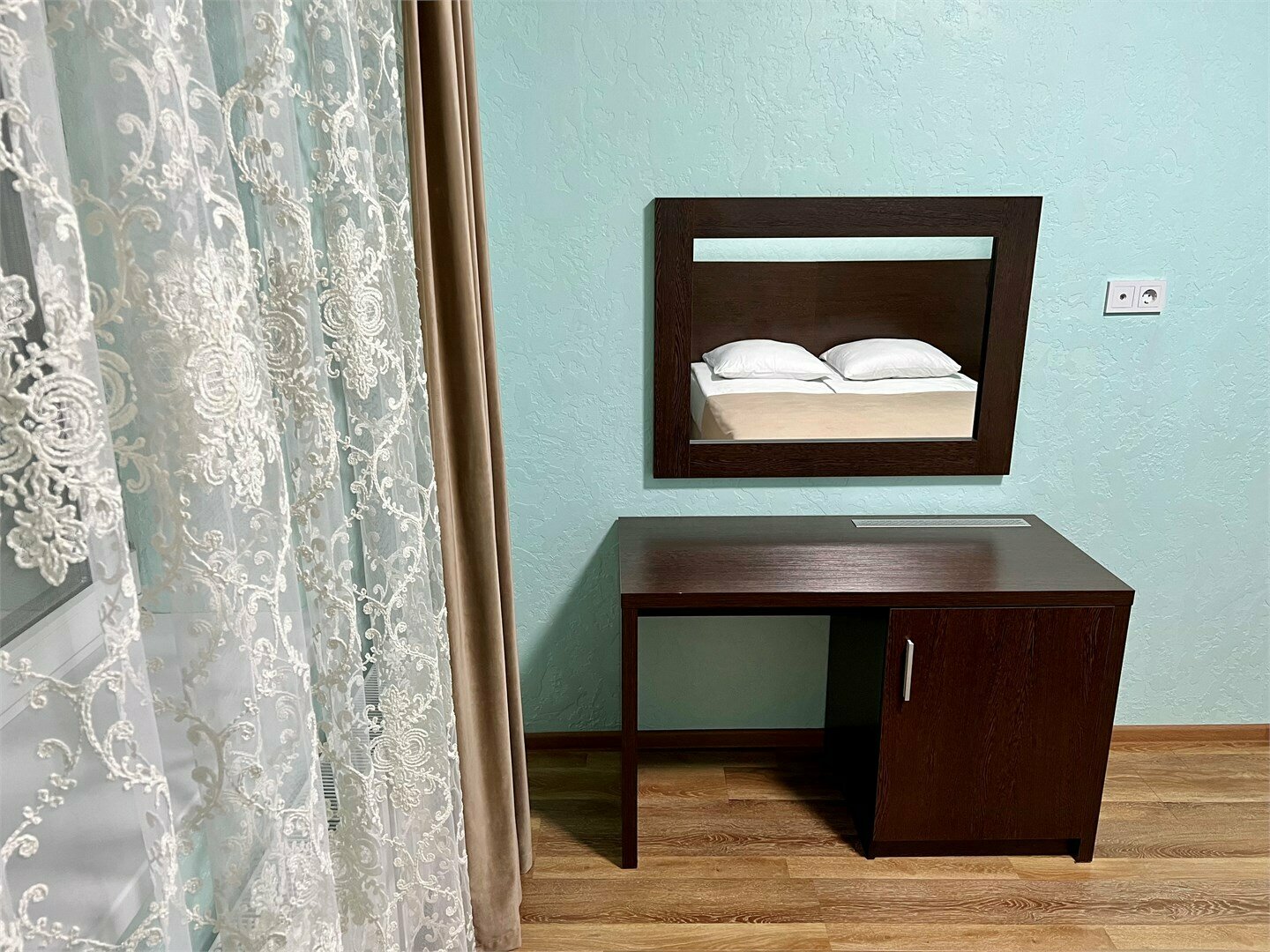 Двухкомнатный четырехместный улучшенный номер с балконом