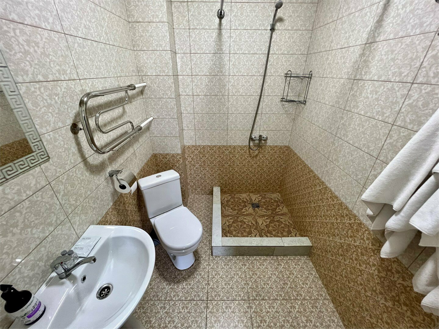 Двухкомнатный четырехместный улучшенный номер с балконом