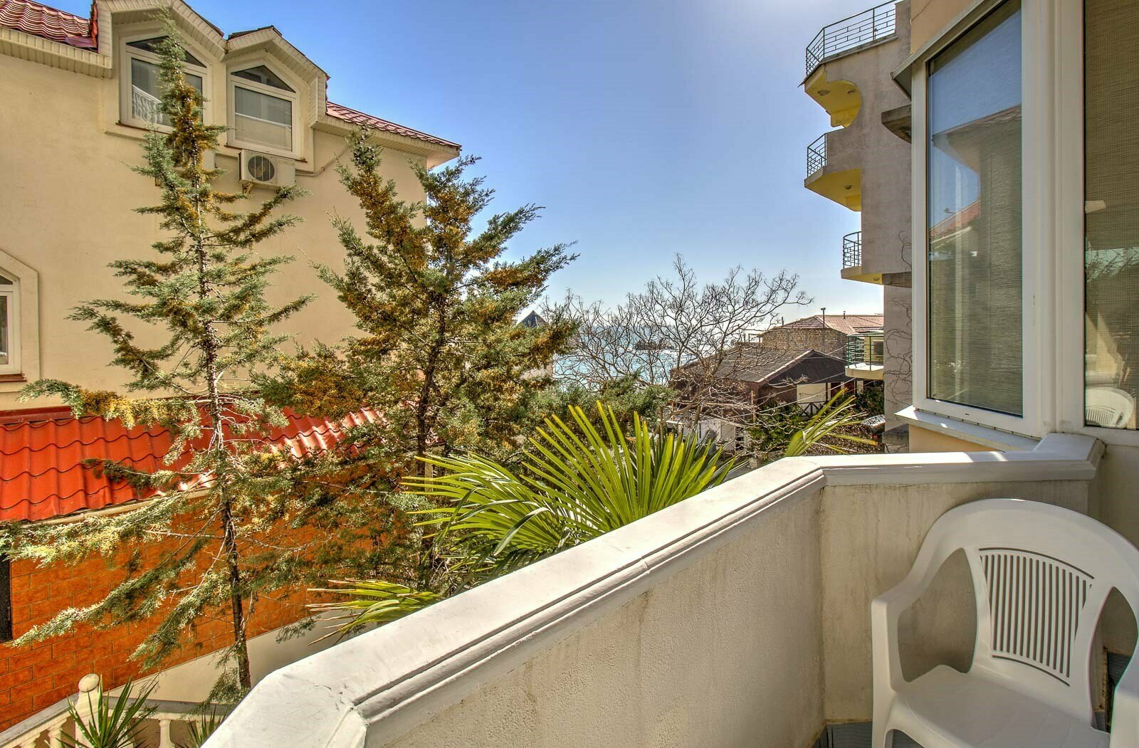 Стандарт Б вид на зеленую зону с балконом