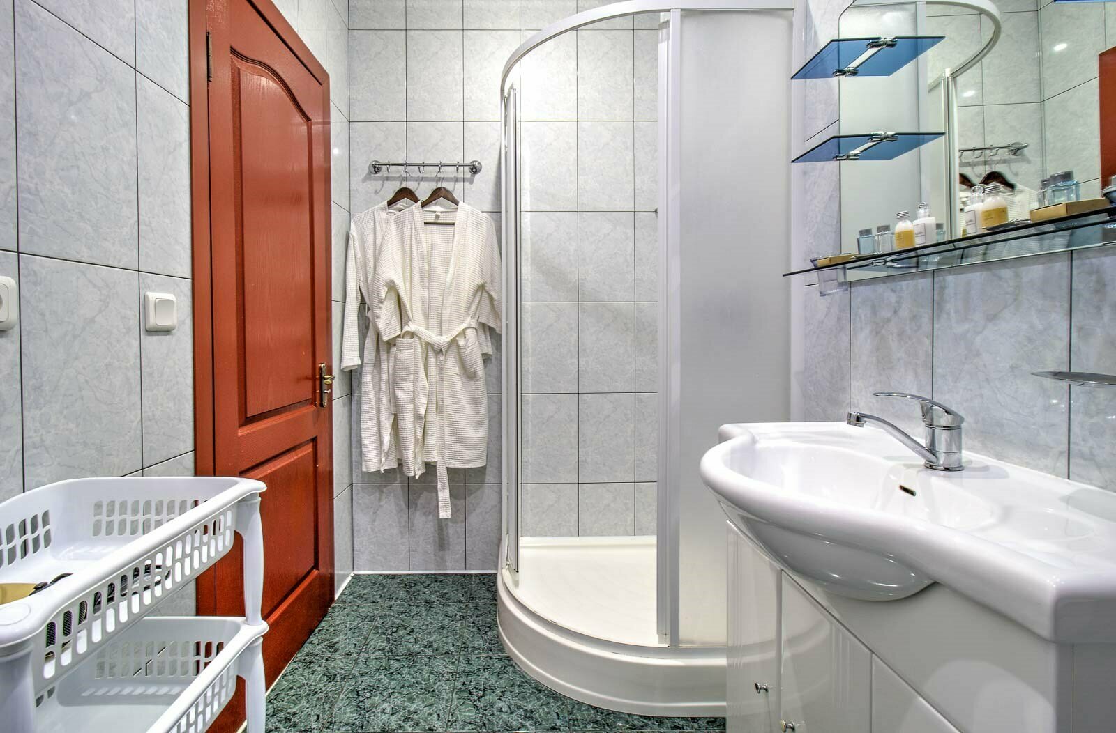 Люкс Б двухкомнатный вид на море с балконами