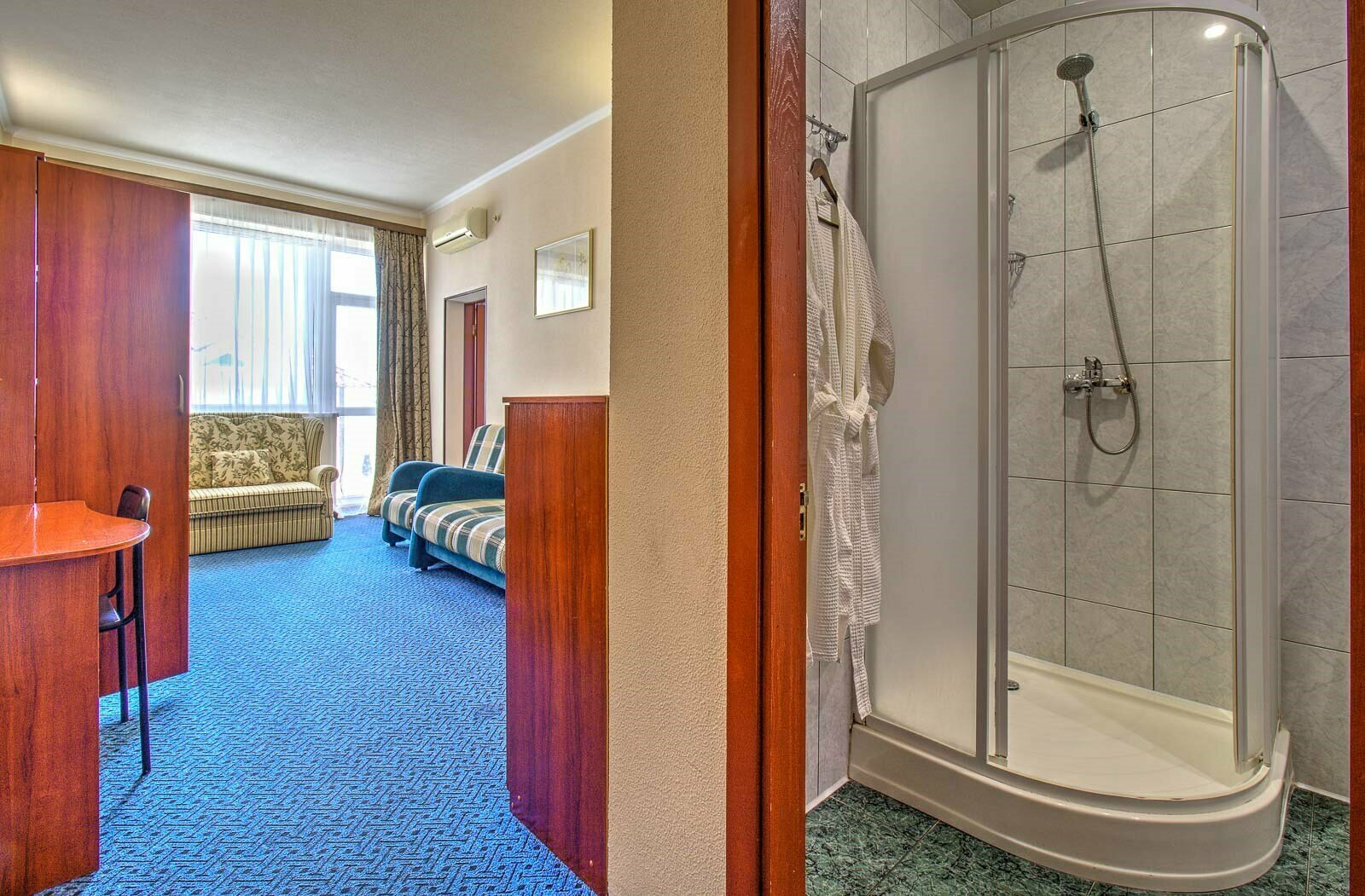 Люкс Б двухкомнатный вид на море с балконами