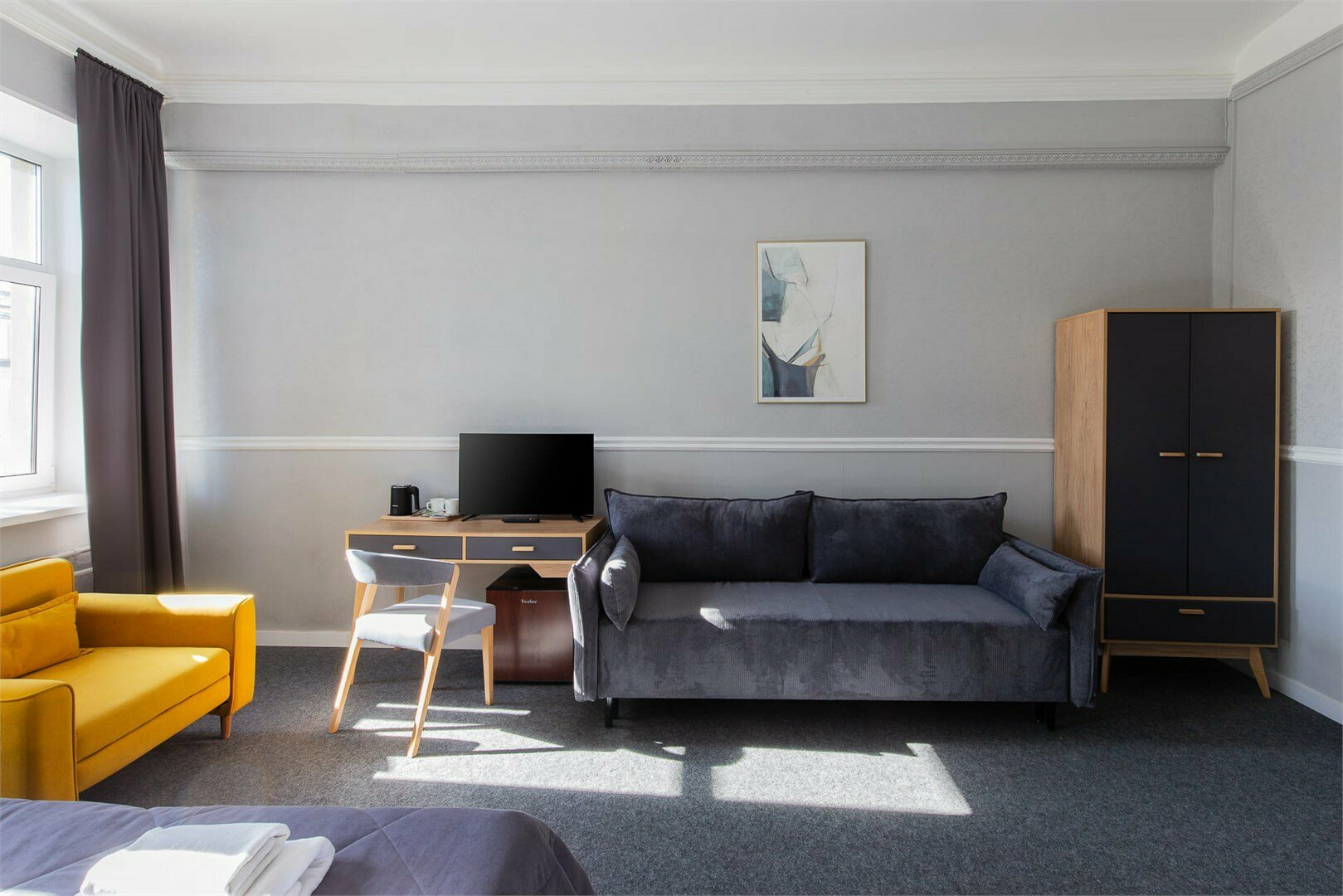 Улучшенный номер с видом из окон на Невский проспект, 4-й этаж