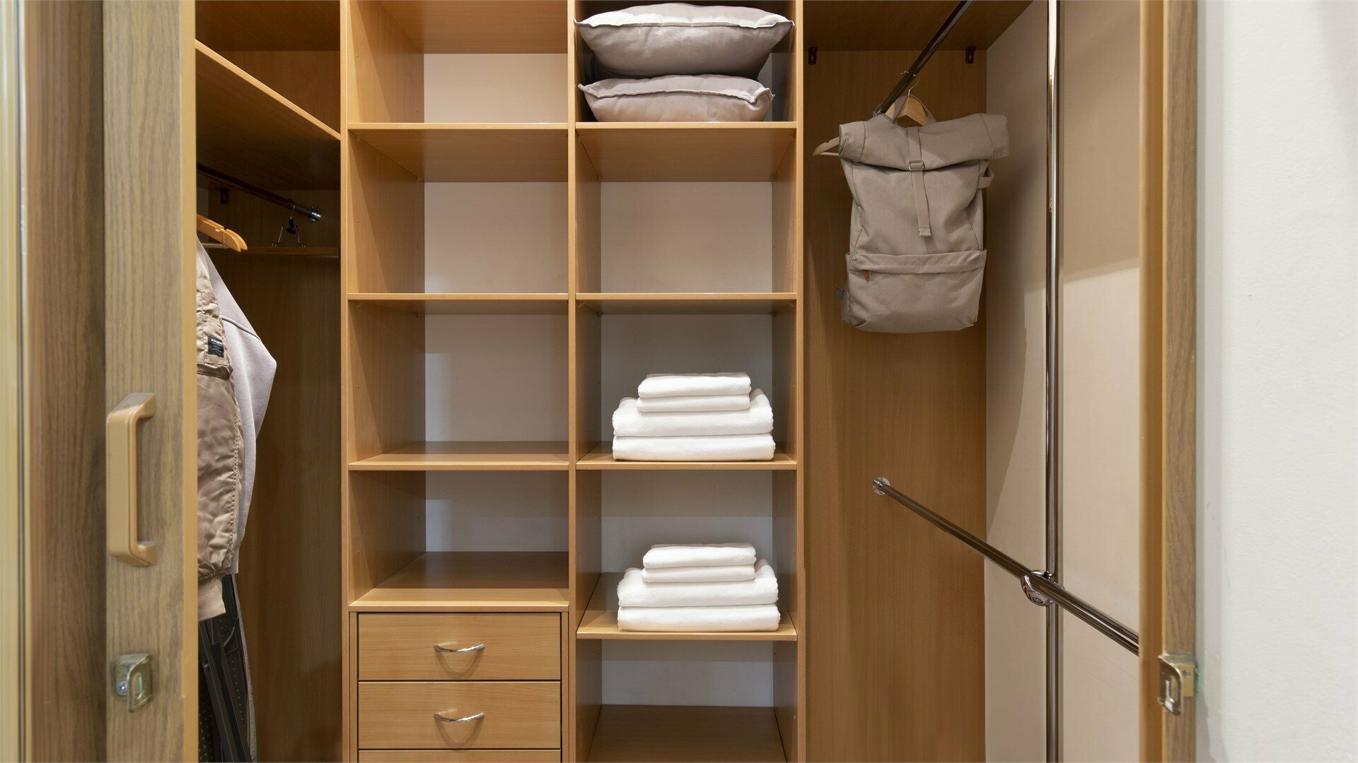 Джуниор Сьют с джакузи и гардеробной, 2-й этаж