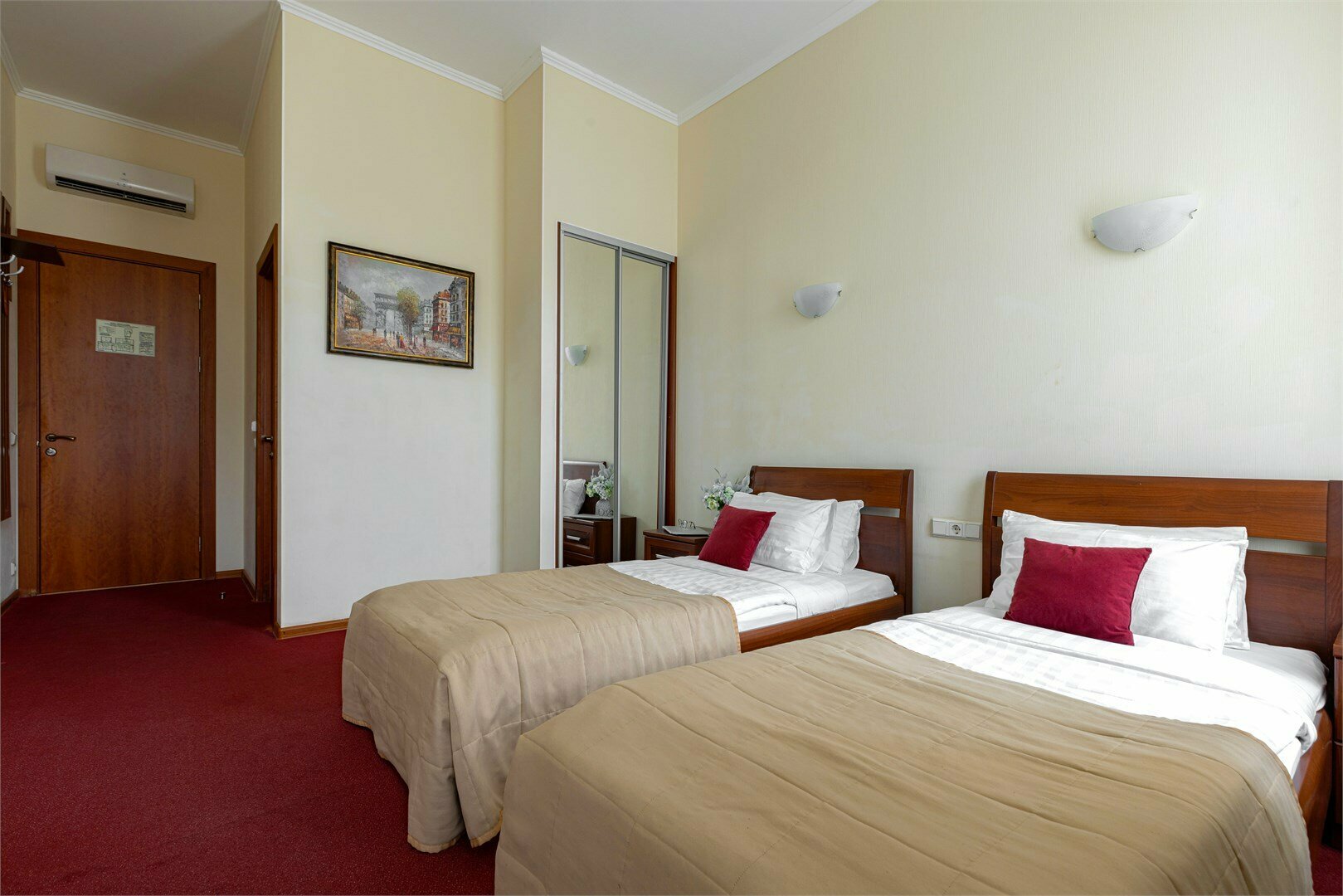 Стандарт с 2 раздельными кроватями и видом на Рубинштейна или во двор