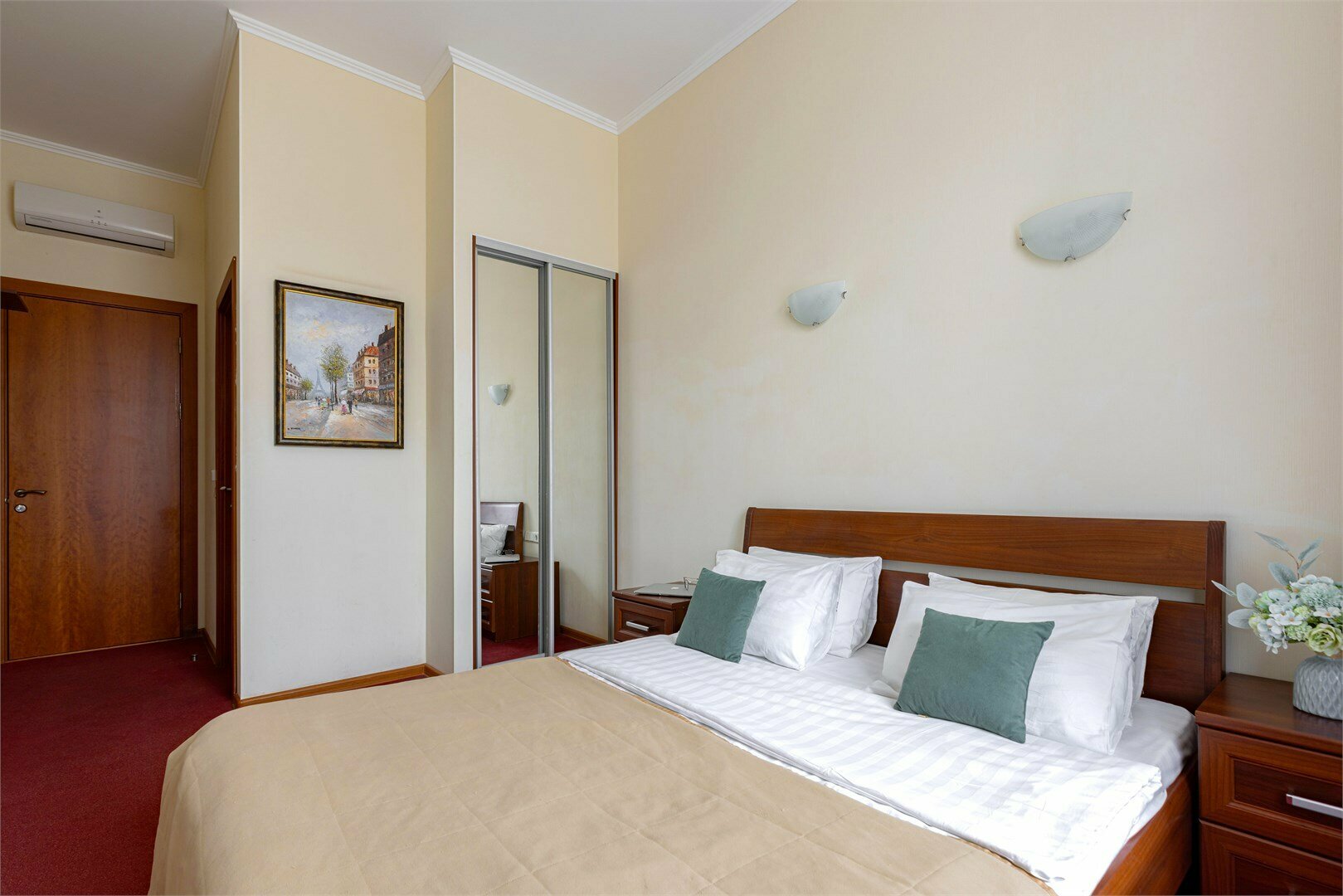 Стандарт с 1 кроватью, вид на Рубинштейна или во двор