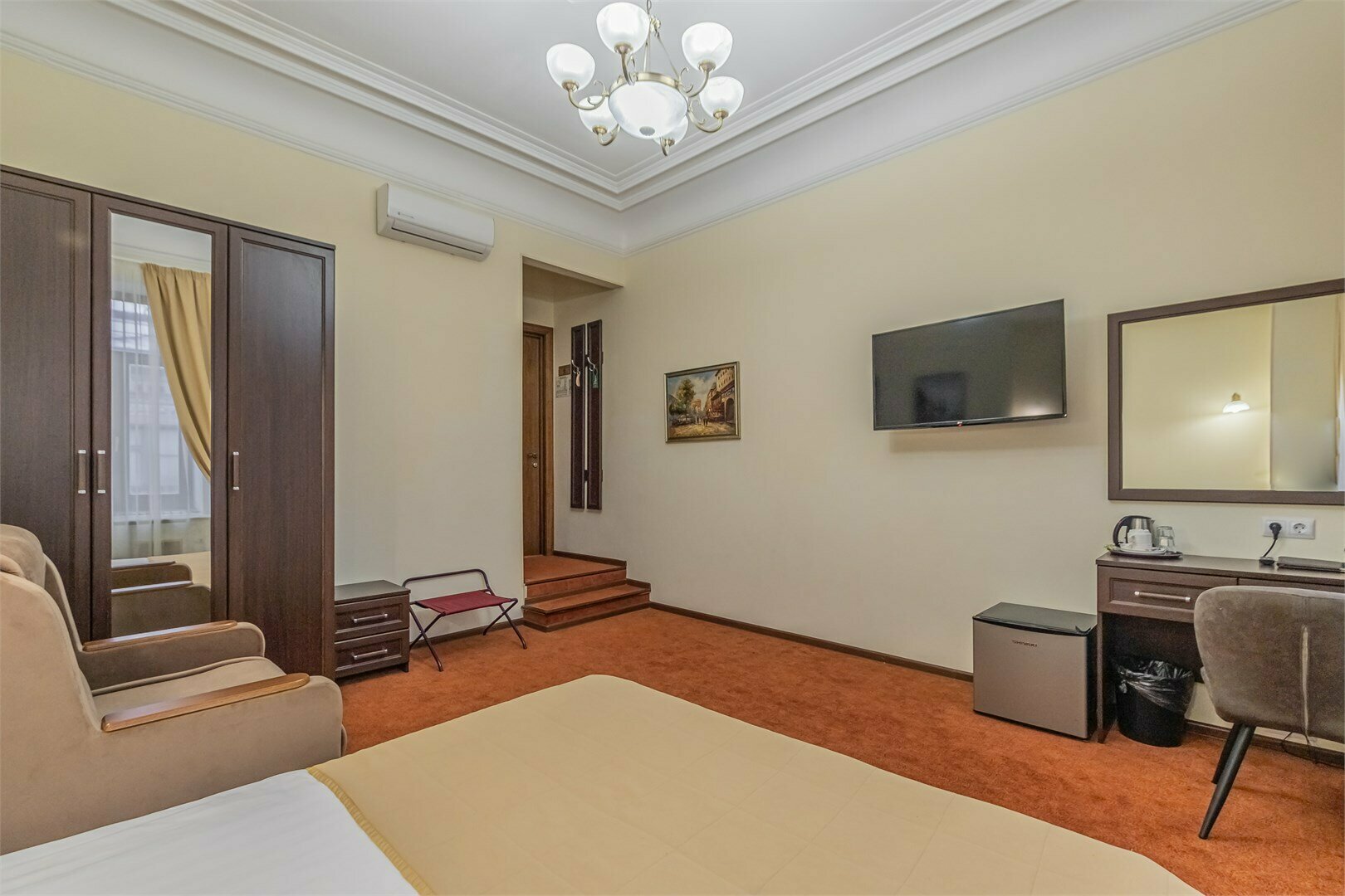 Делюкс с кроватью "king-size",джакузи и видом на Рубинштейна