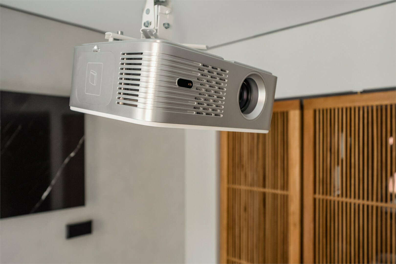 Полулюкс-кинотеатр