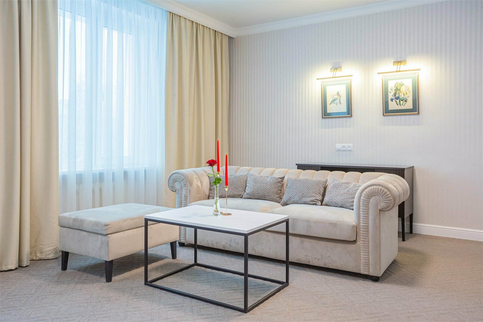 Двухкомнатный полулюкс  с одной двуспальной кроватью