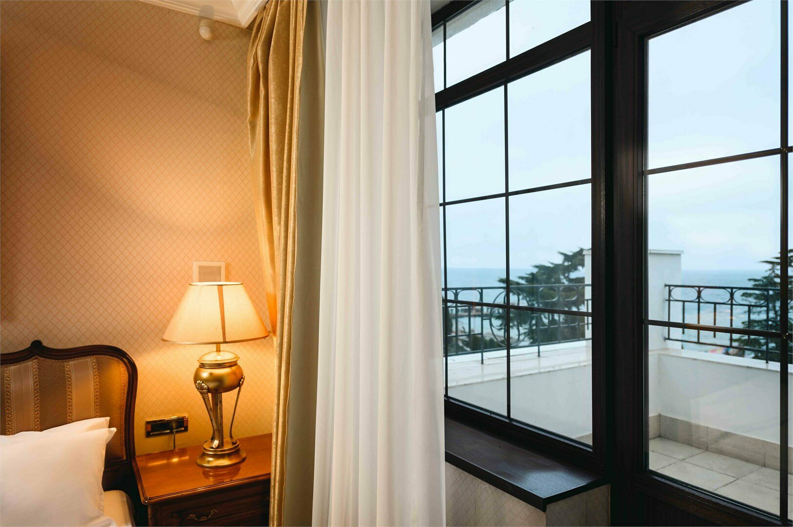 Президентский Люкс Классик с видом на море 4*