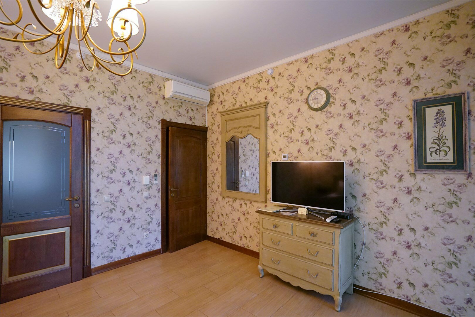 Двухместный номер с 1 кроватью или 2 отдельными кроватями и дополнительной кроватью