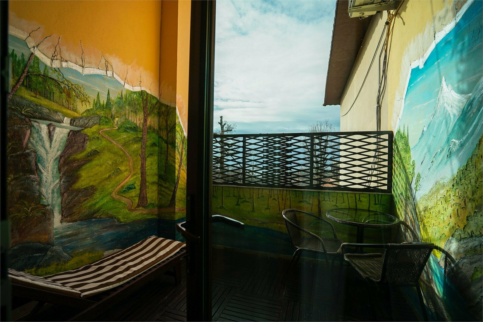 Улучшенный номер с кроватью размера «king-size» или 2 отдельными кроватями