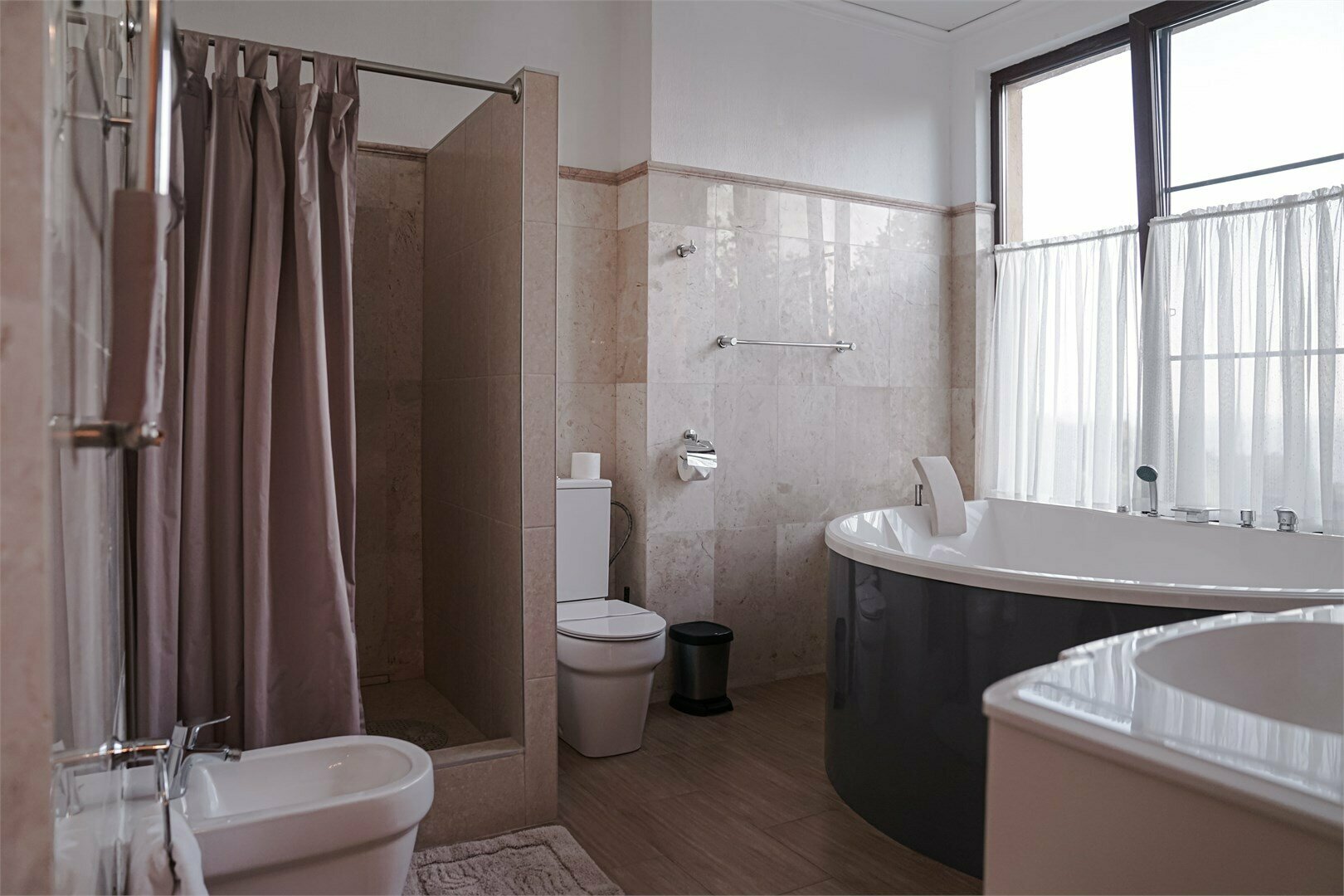 Люкс с кроватью размера «king-size» и видом на море