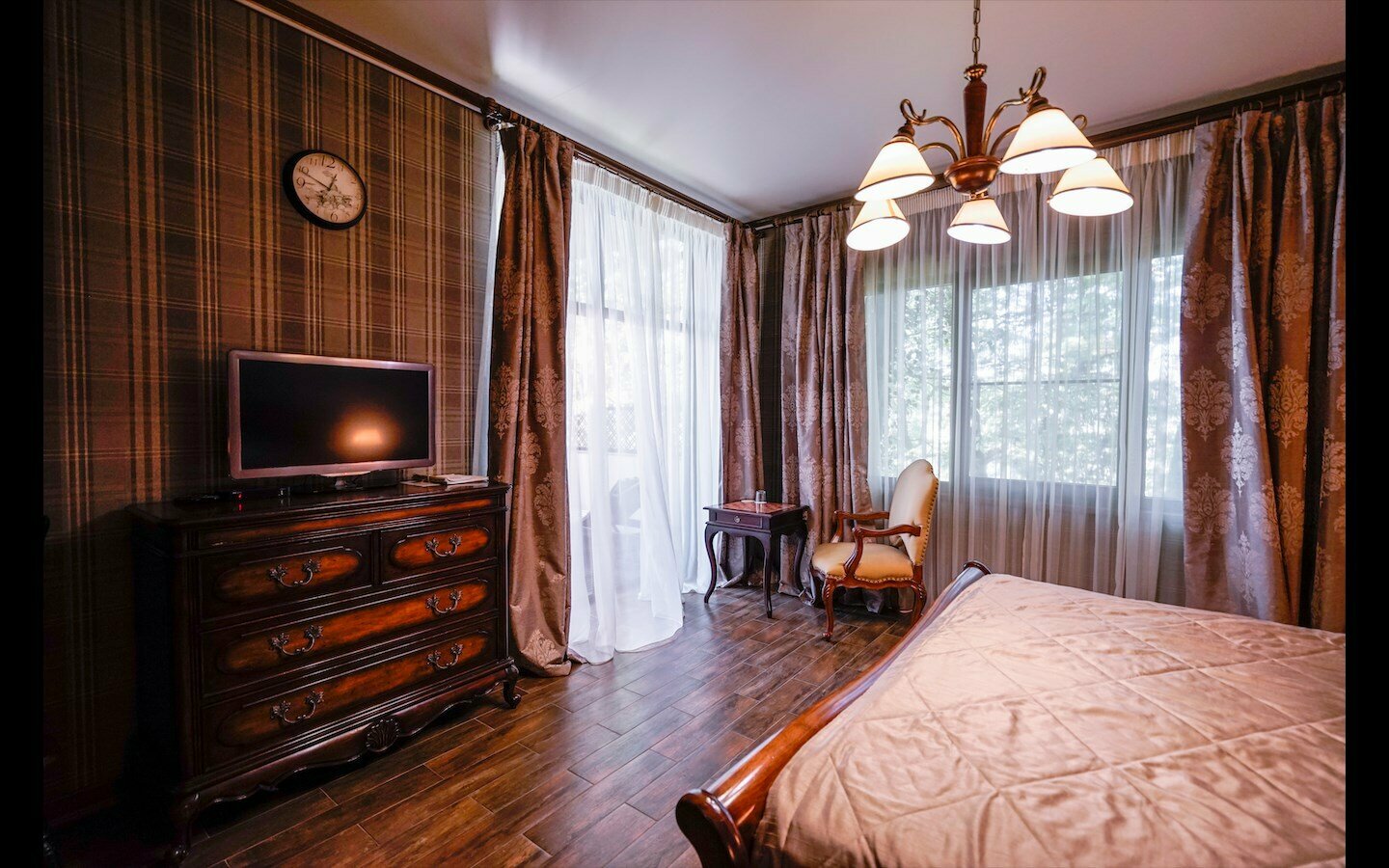 Улучшенный номер с кроватью размера «king-size» или 2 отдельными кроватями