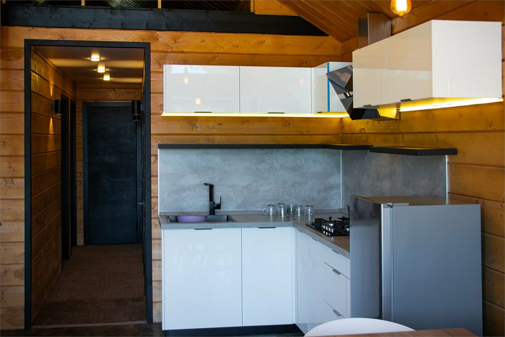 Большой дом на 2 спальни с камином, сауной и чаном (6+2)