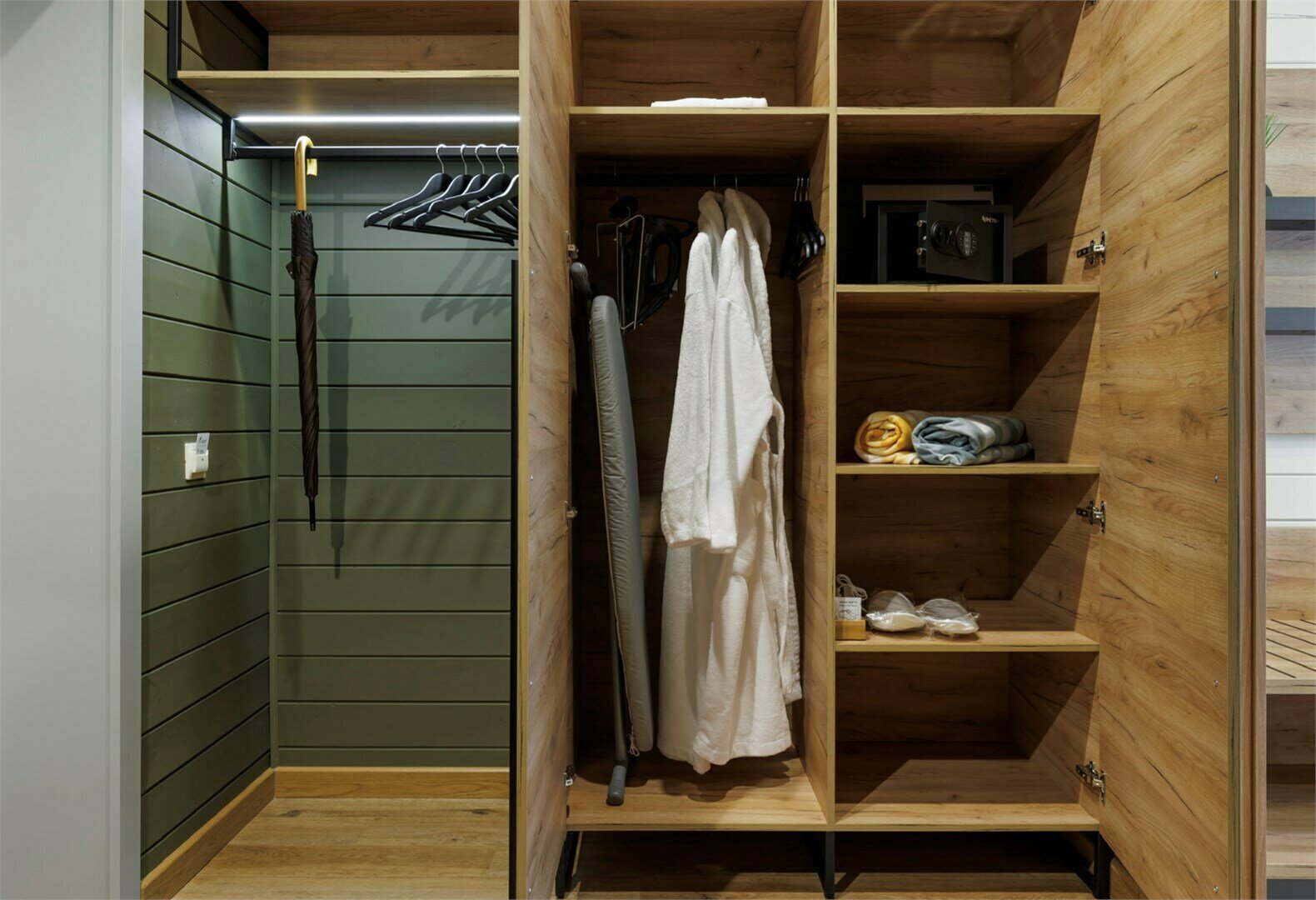 Комфорт с одной большой двуспальной кроватью, с балконом и видом на лес