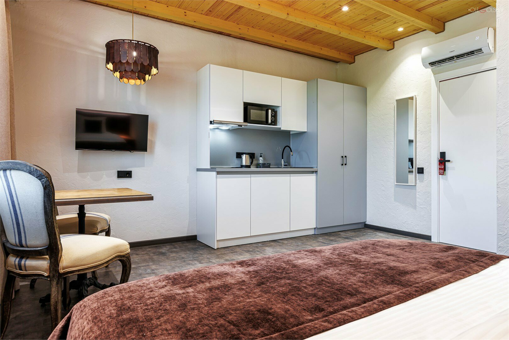 Делюкс с одной большой кроватью