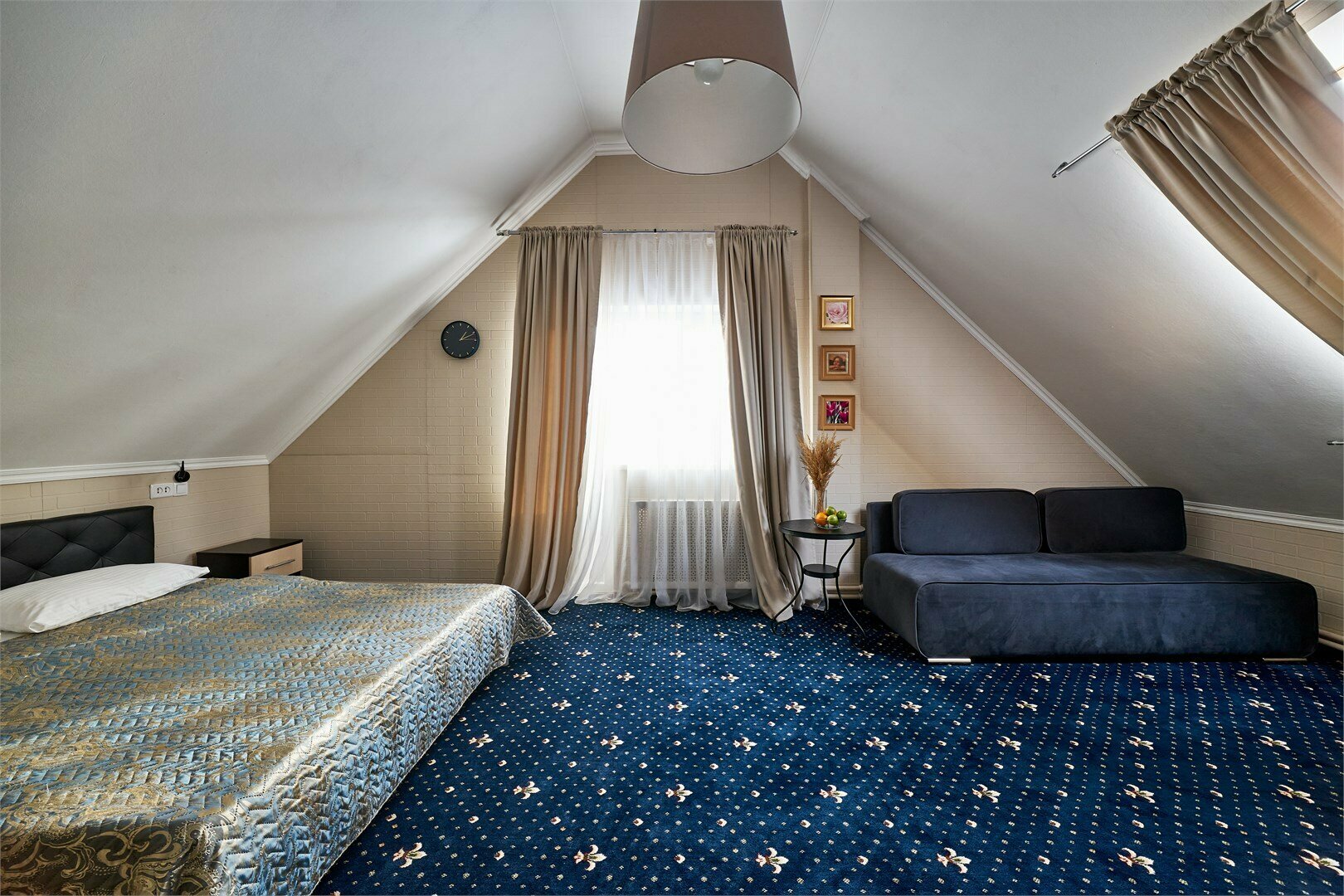 Cемейный номер с собственной ванной комнатой