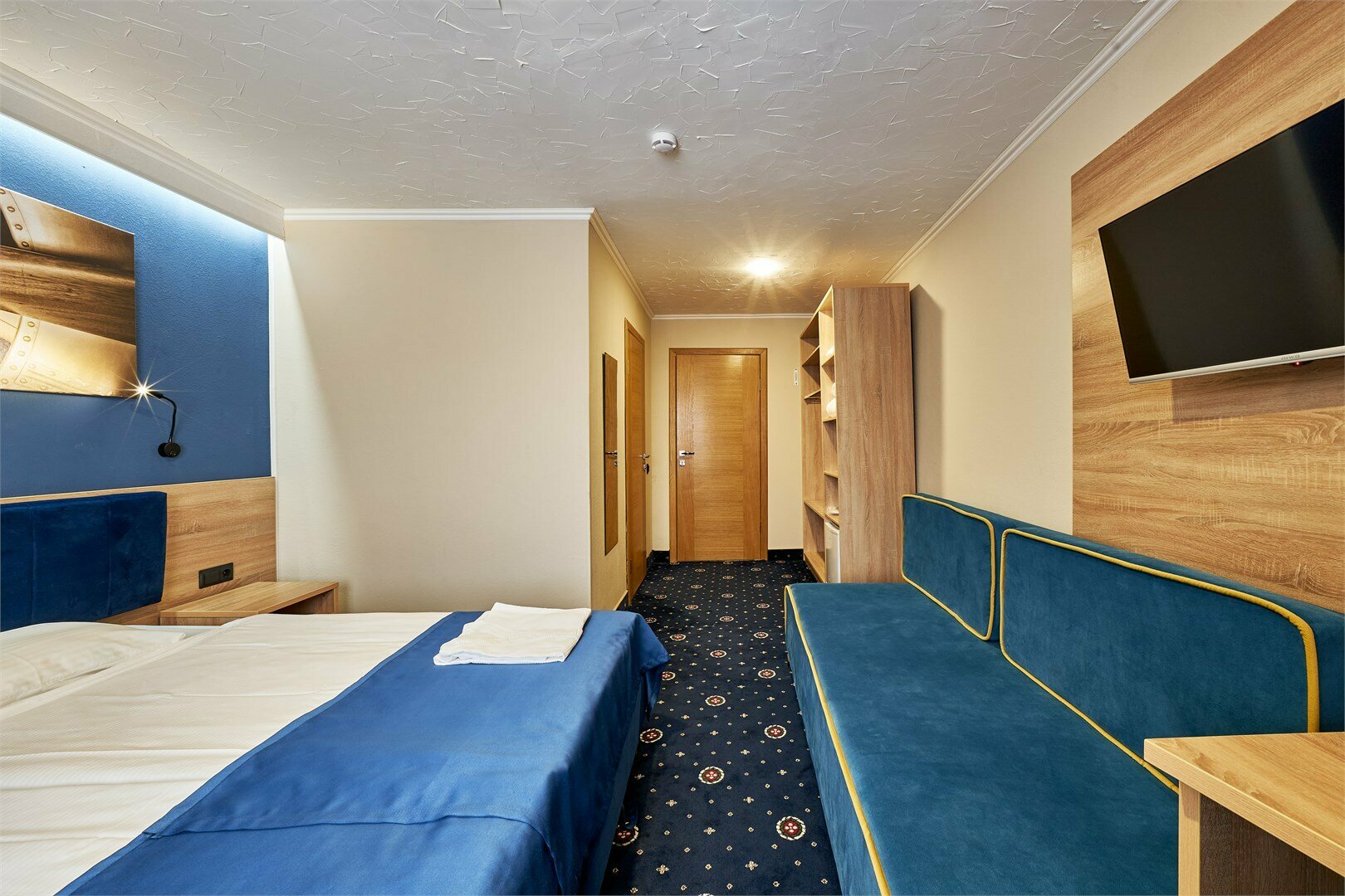 Cемейный номер с собственной ванной комнатой