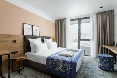 Номер Делюкс в Country Hills Resort