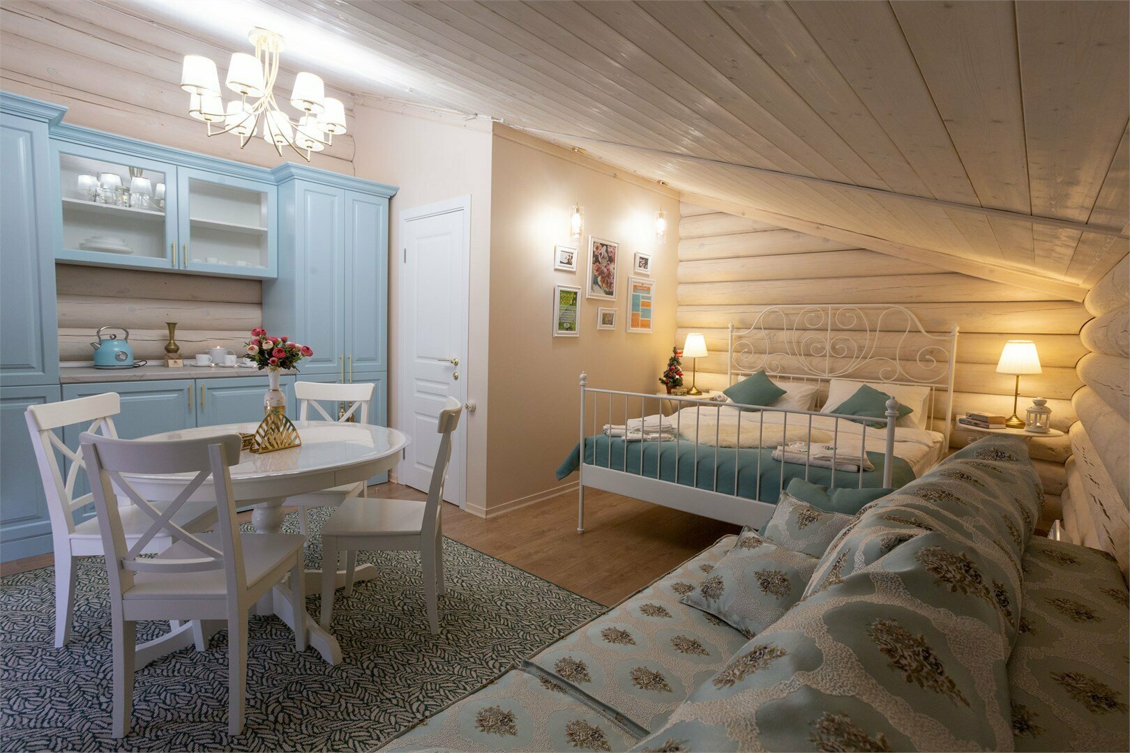 Люкс с террасой и красивым видом (второй этаж)