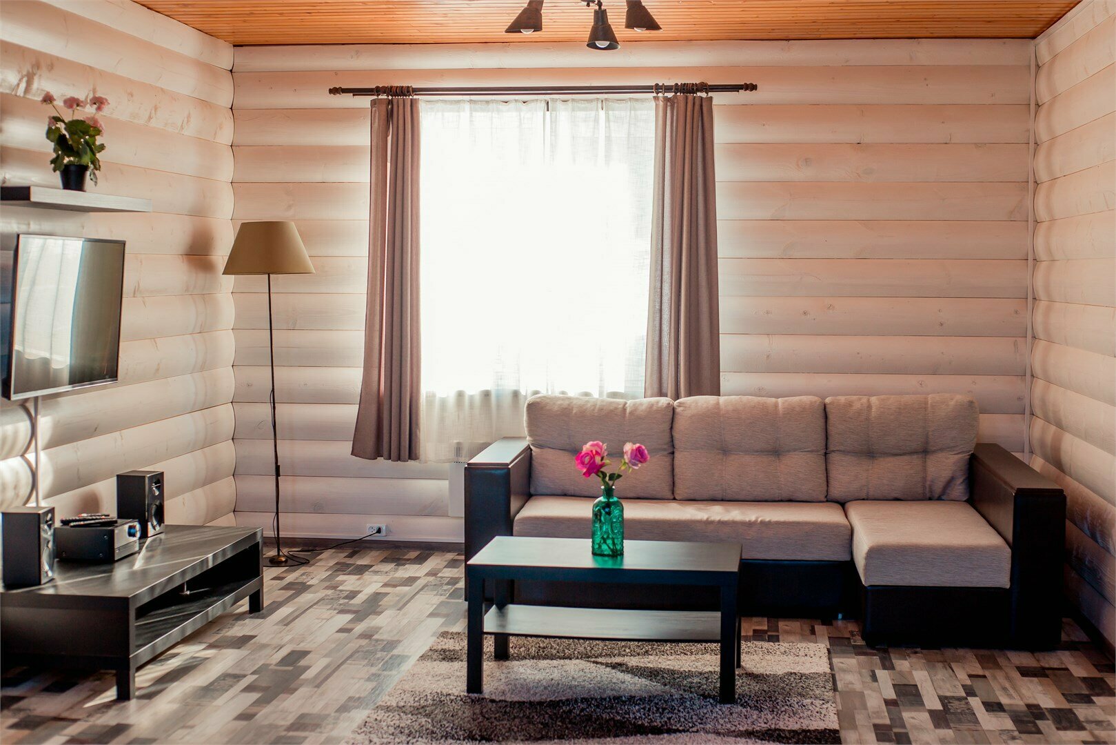 Коттедж с террасой