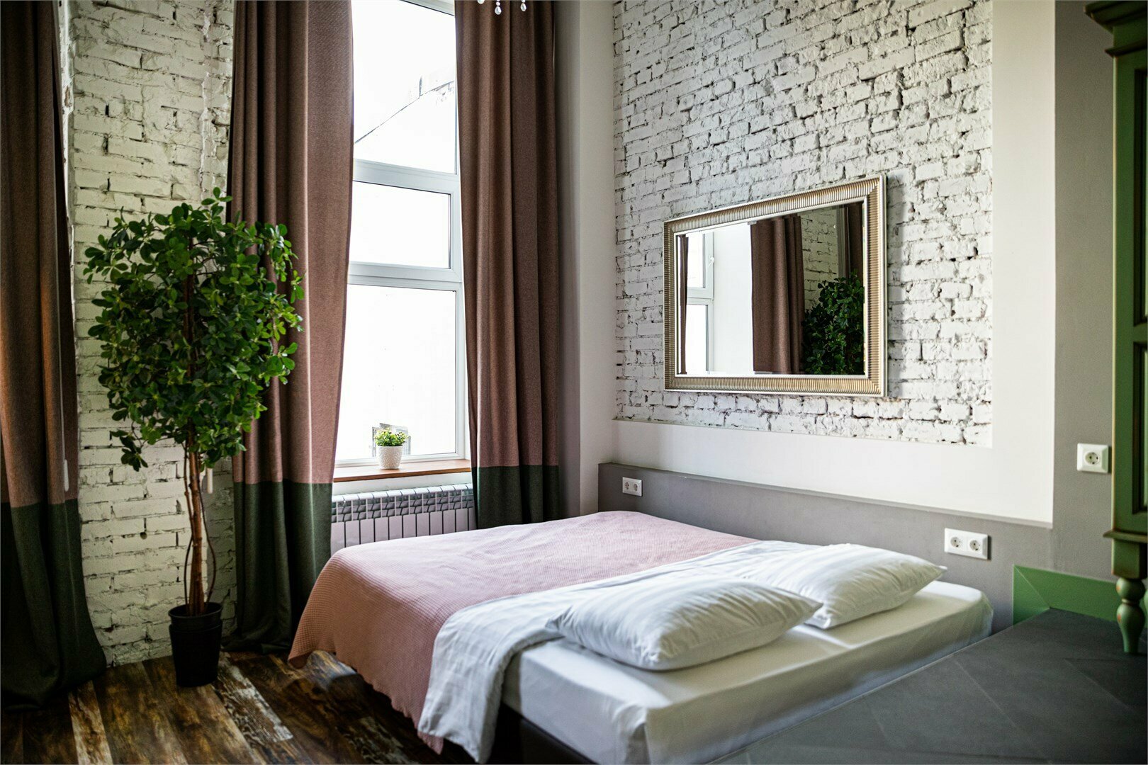 № 4 Улучшенный двухместный номер с одной кроватью