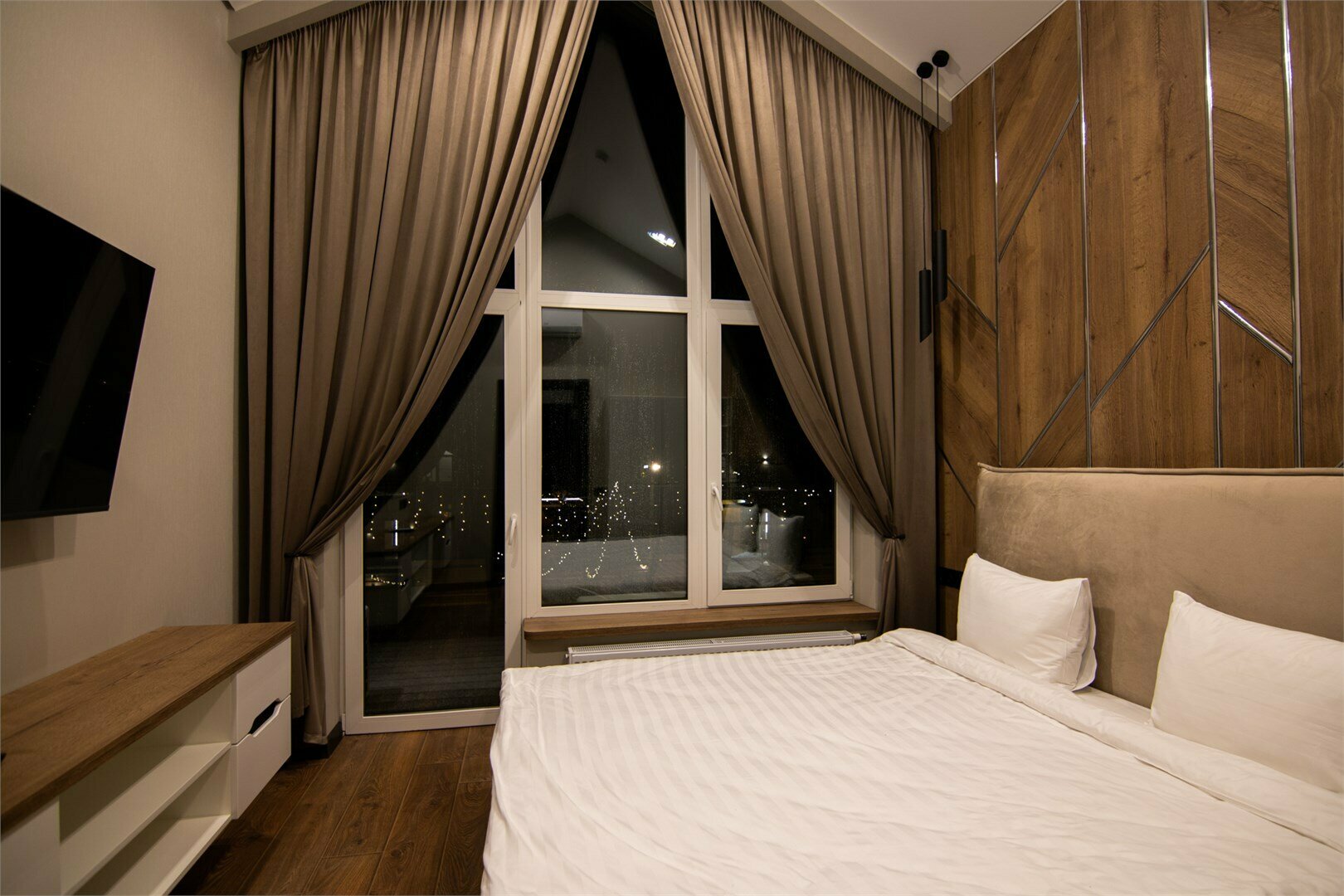 Люкс с кроватью размера «king-size» и балконом