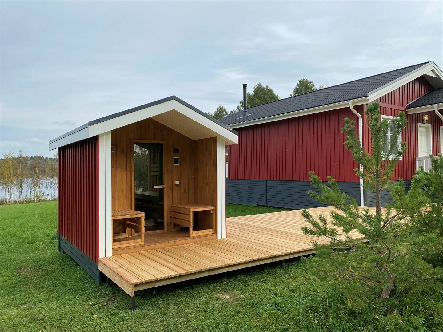 Скандинавский дом с сауной и видом на озеро