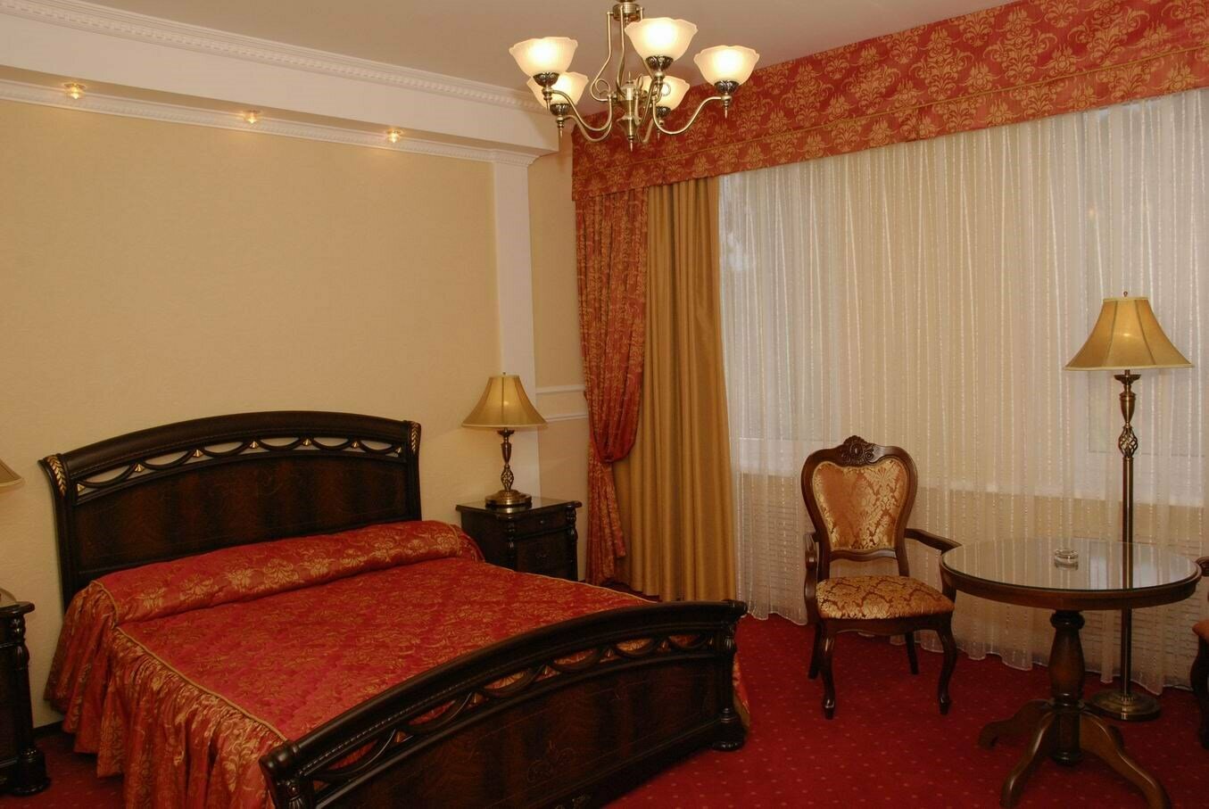 Джуниор сюит 25-30 кв м /общая кровать/