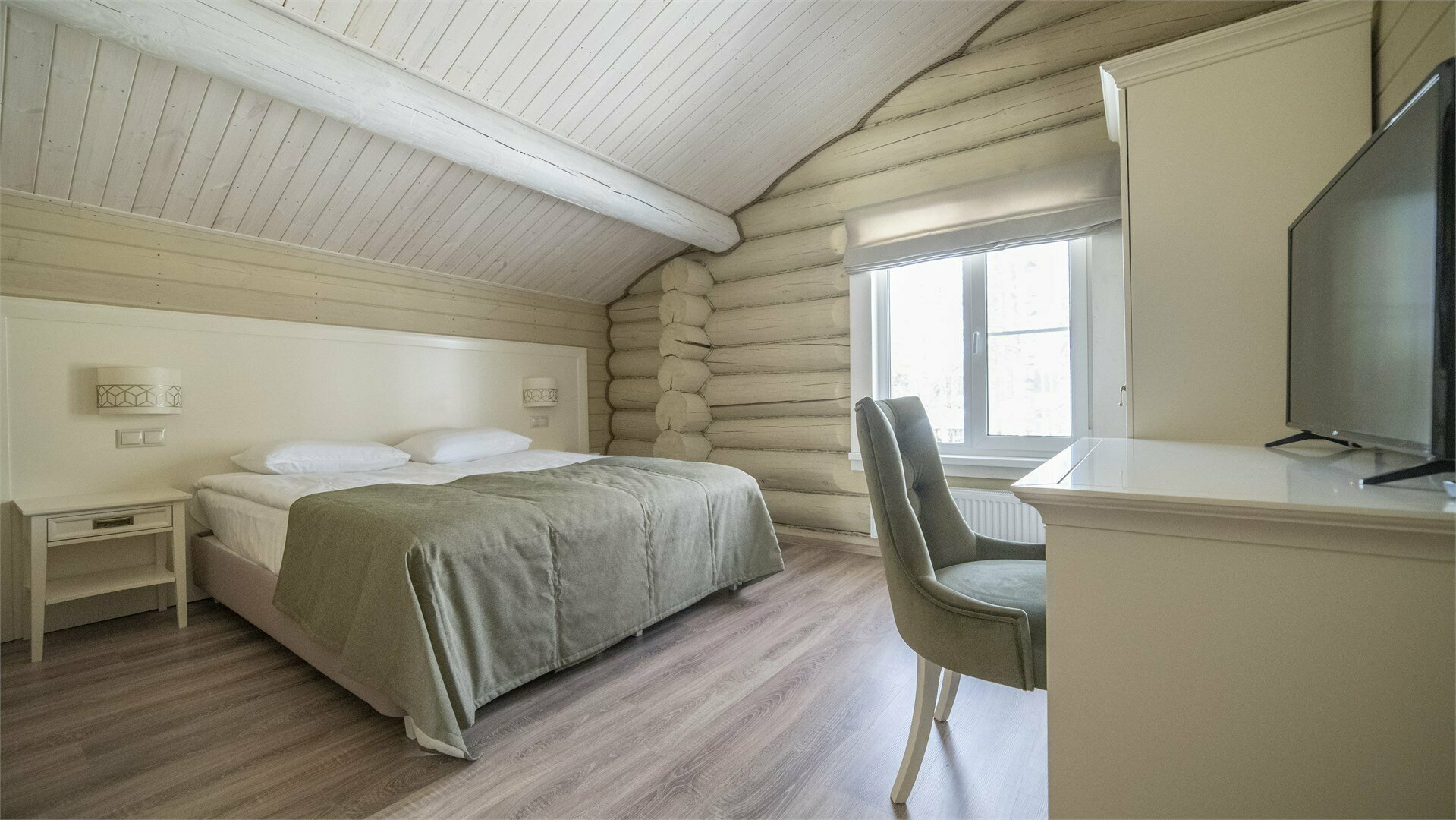 Трехкомнатные Апартаменты 1 с кухней и гостиной с видом на березовую  рощу (Апартамент)