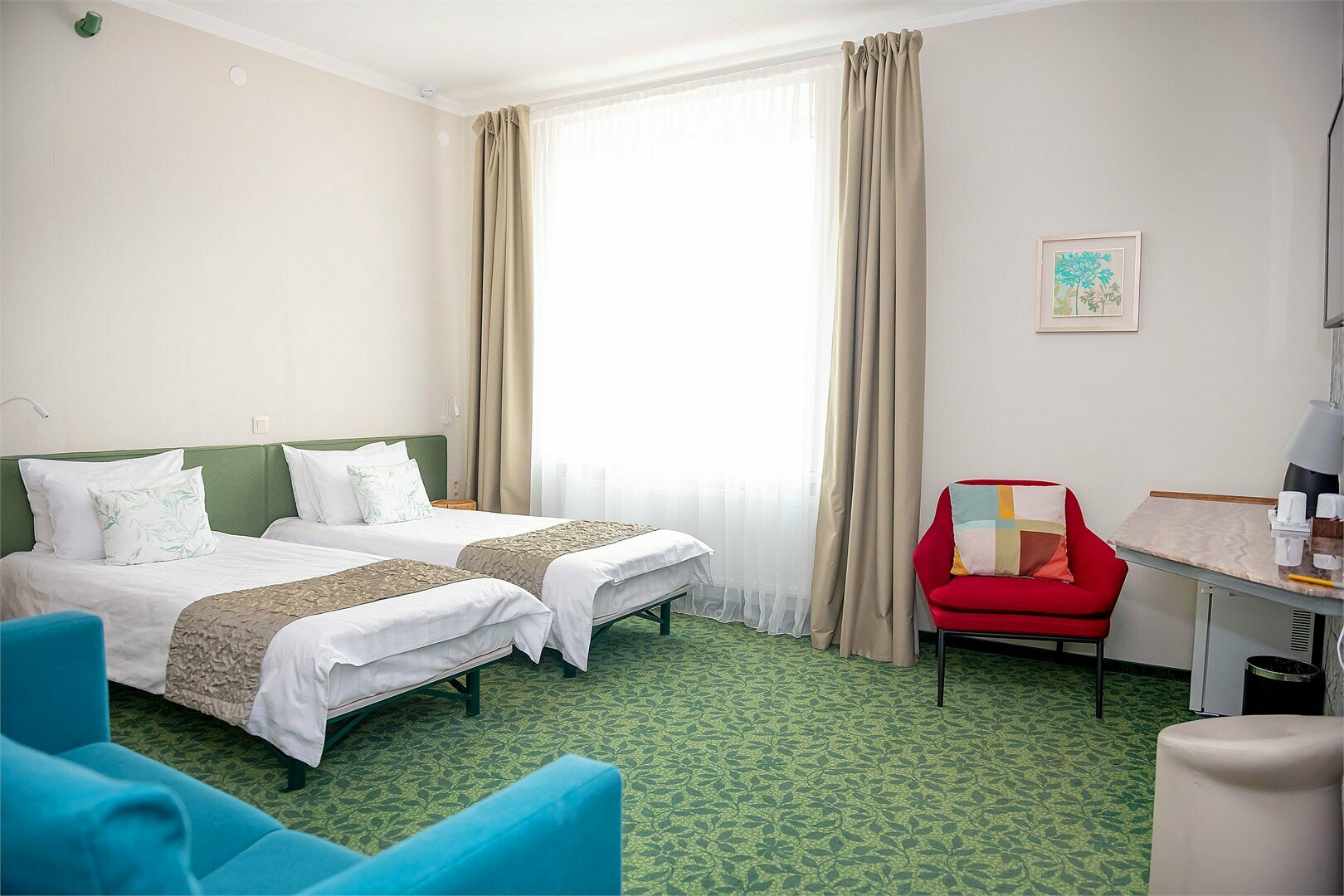 Джуниор Сюит