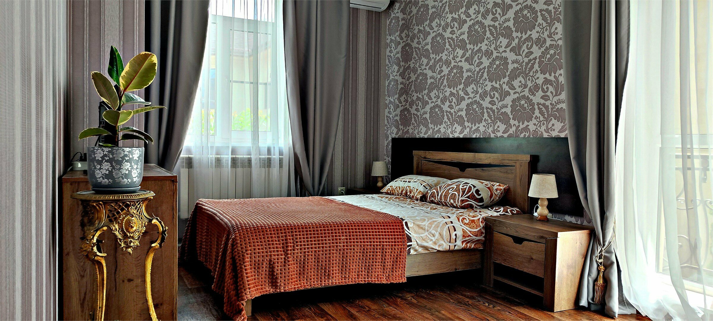 Superior Violet - улучшенный двуместный номер с 1 большой кроватью