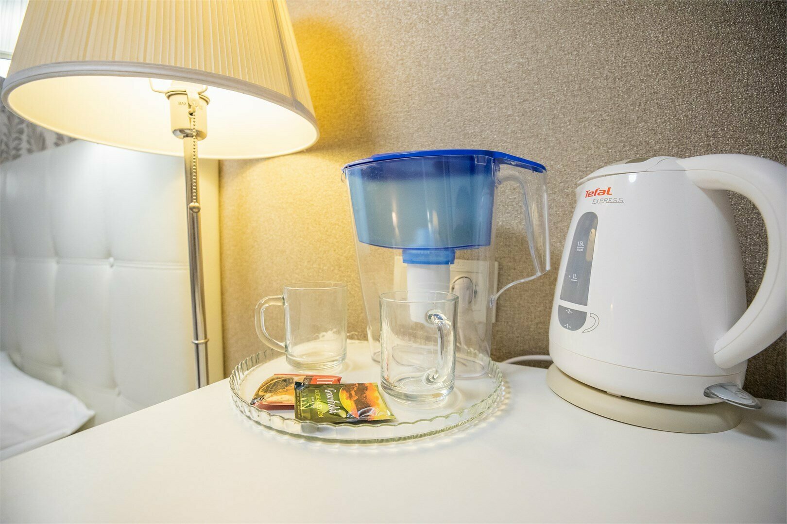 №1 Улучшенный трехместный номер (1 большая кровать или 3 односпальные кровати)