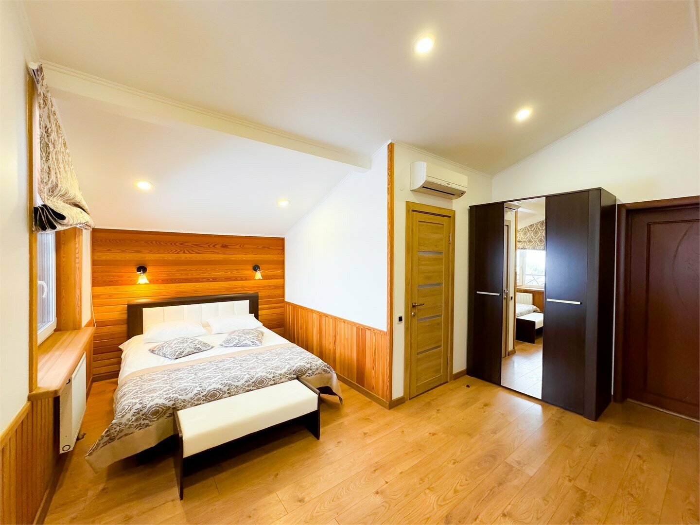 ЛЮКС С БАЛКОНОМ И ВИДОМ НА ОЗЕРО