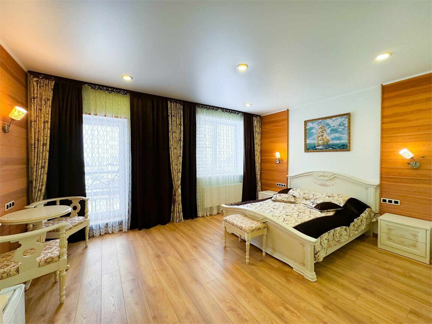 ЛЮКС С ВИДОМ НА ОЗЕРО