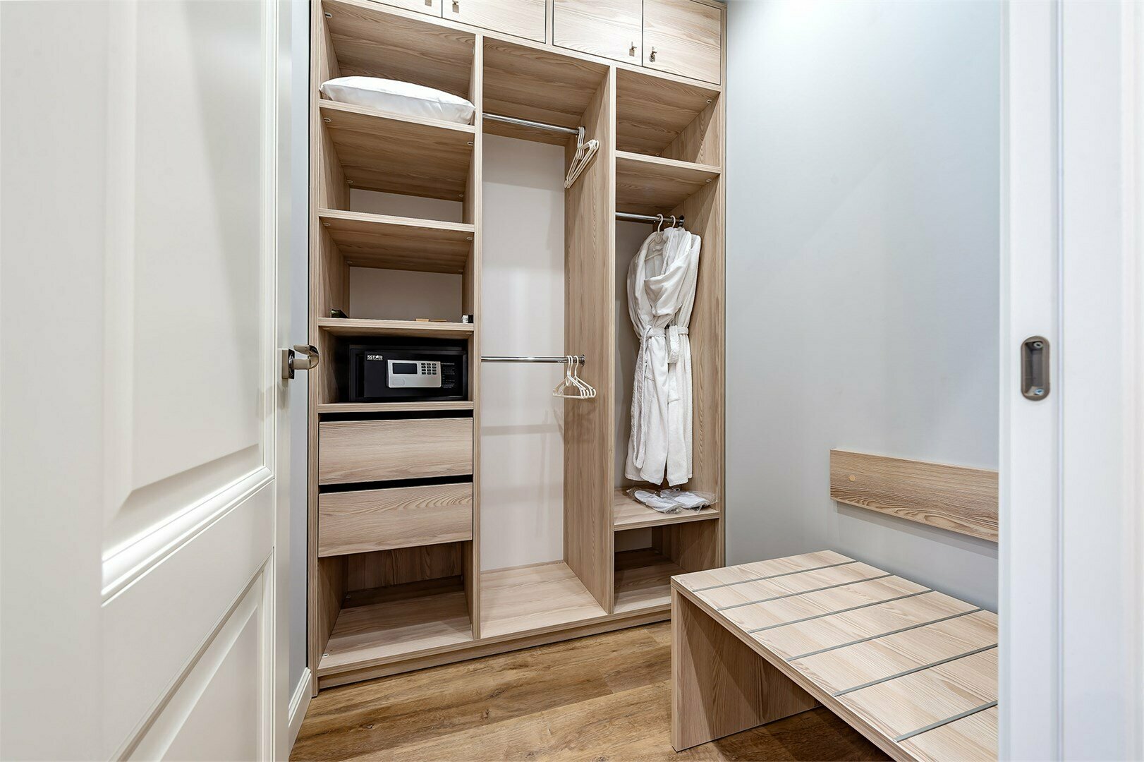 Делюкс Дионис