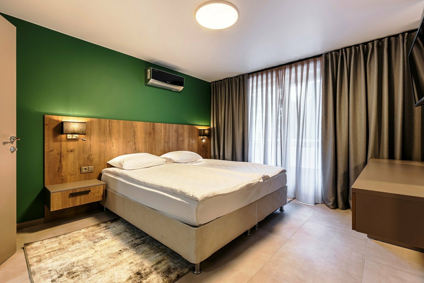 Апартаменты с 2-мя спальнями с балконом