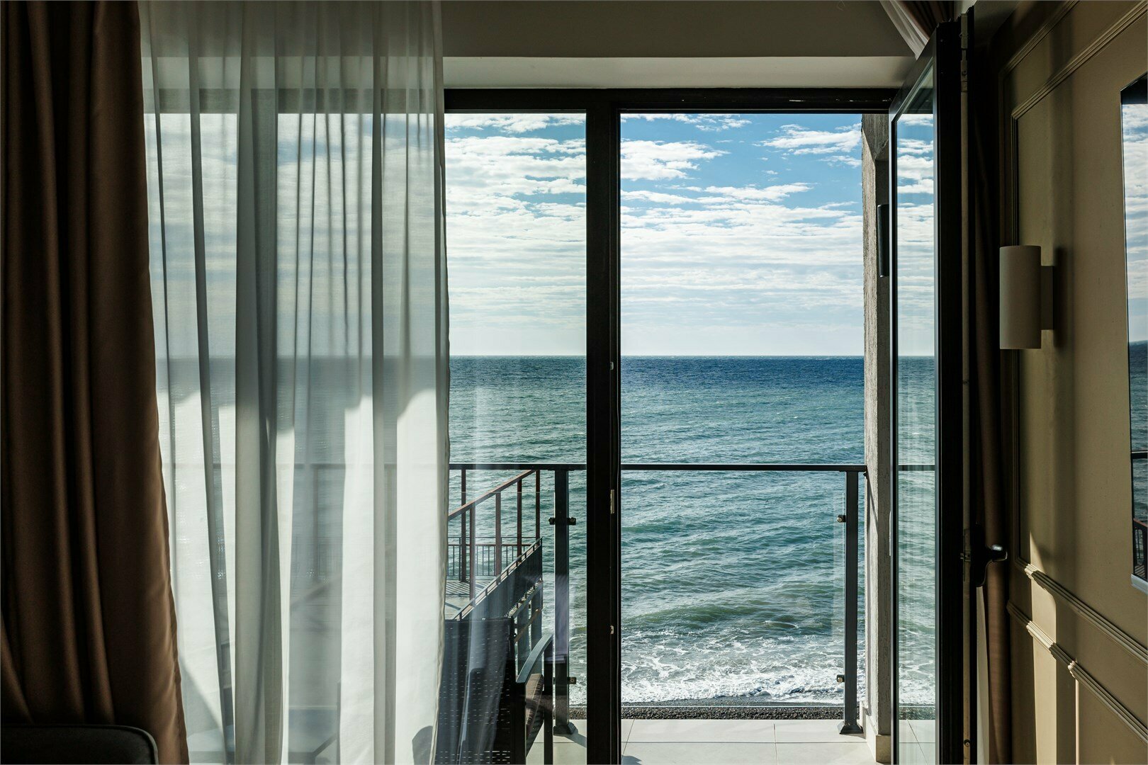 Стандарт с балконом, видом на море и доп местом