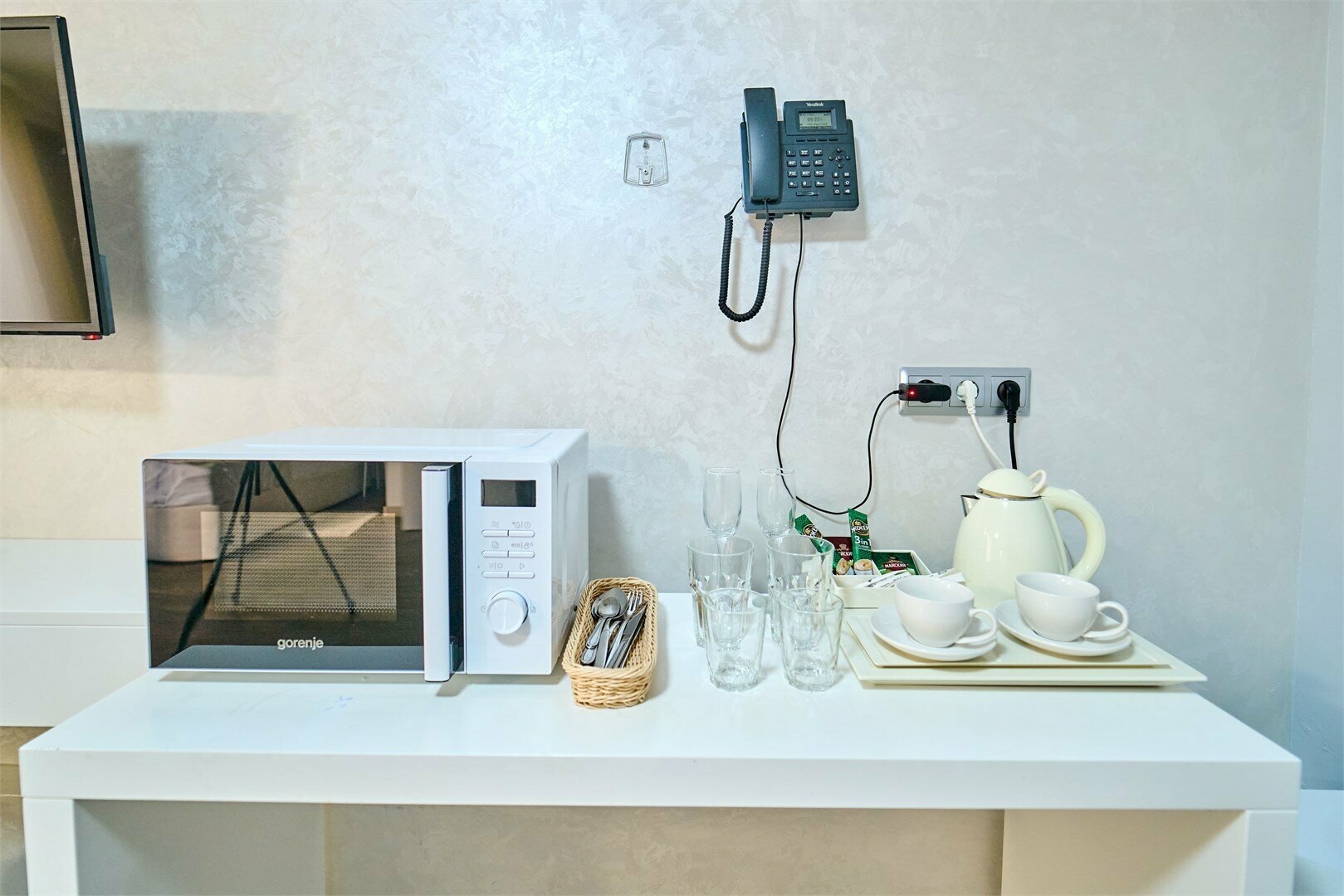 Комфорт улучшенный 2-х местный с креслом-кроватью.