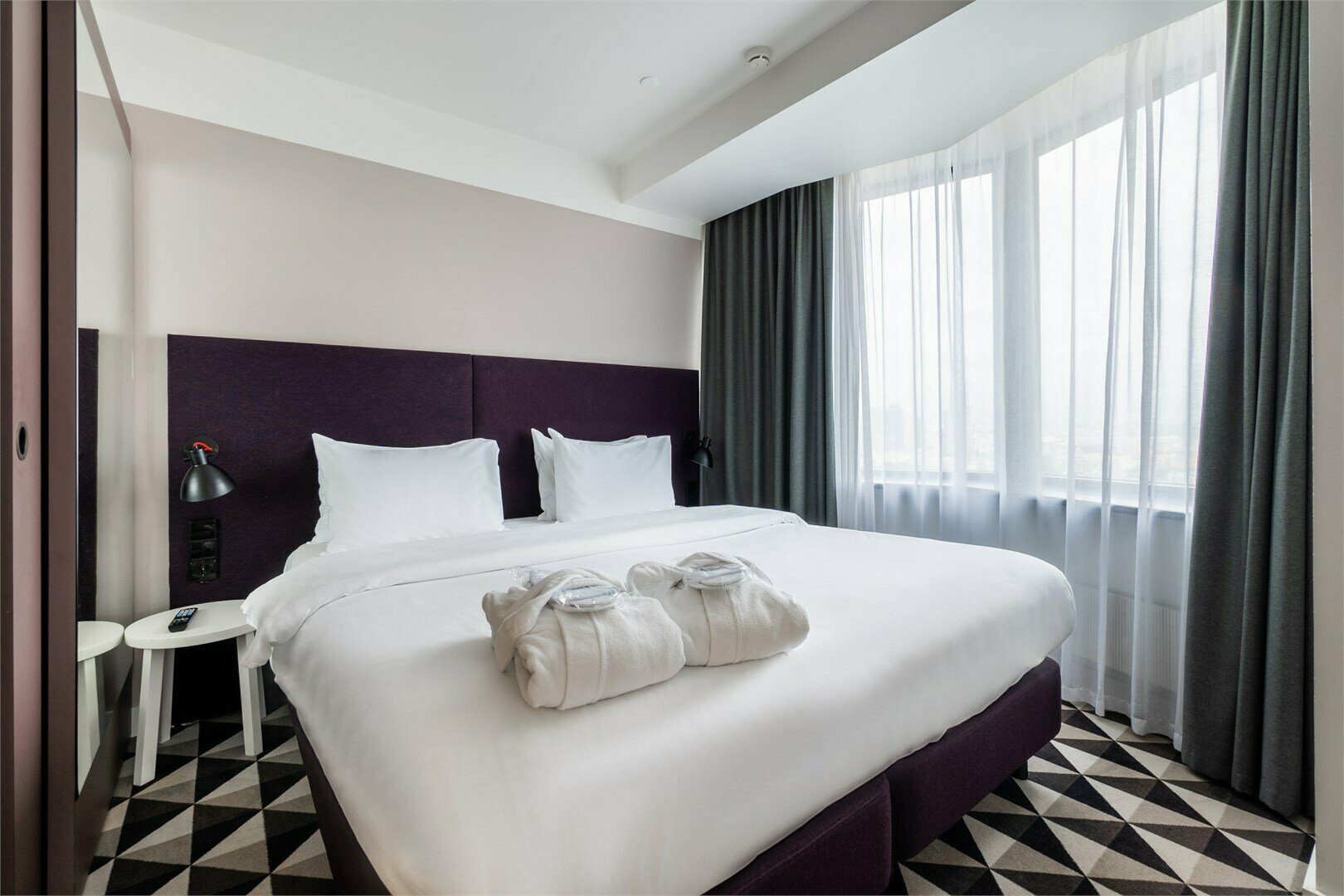 SMART Апартаменты с видом на МИД на клубном этаже