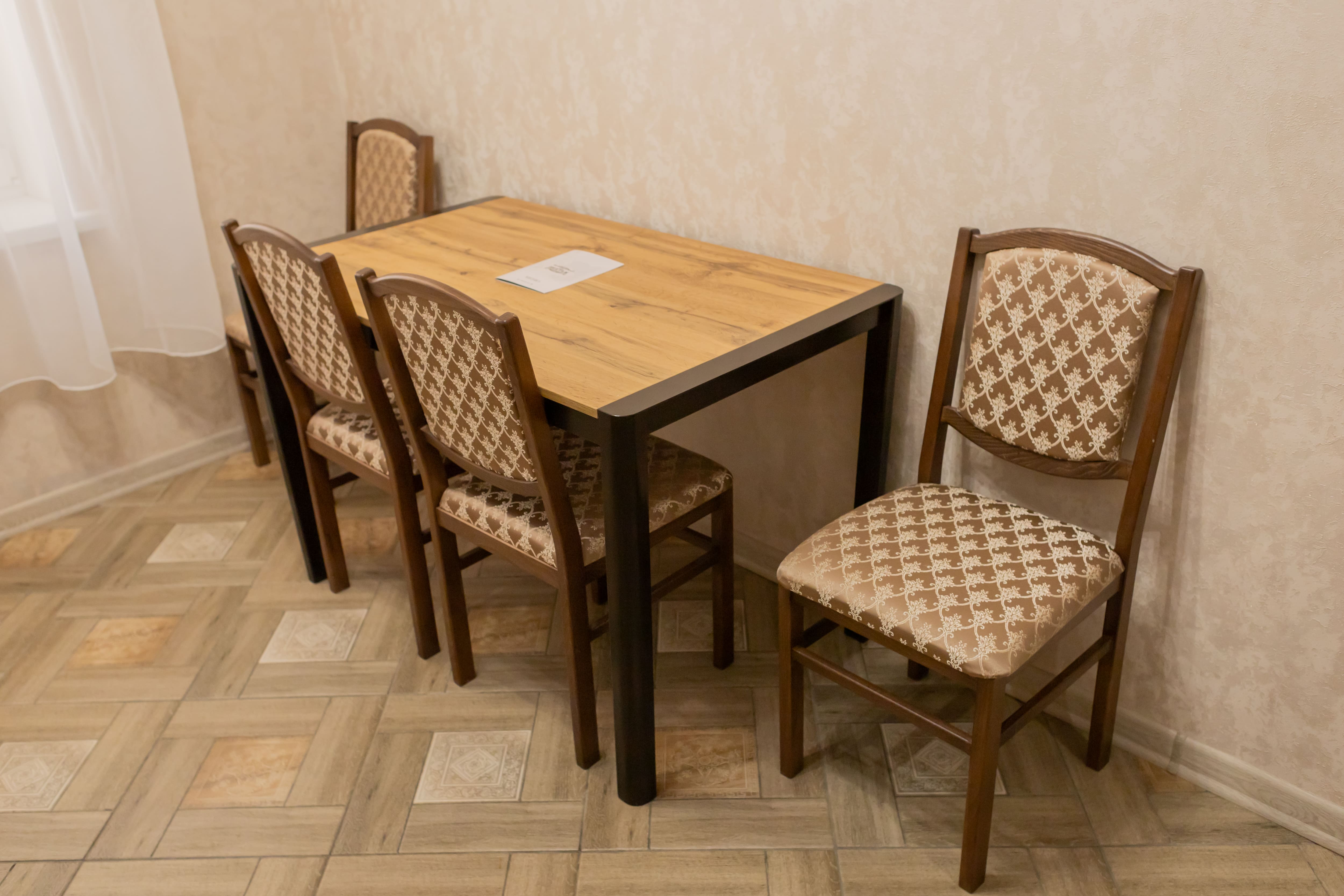 Полулюкс с кухней, балконом, вид на двор, (1 этаж), до 2-х гостей