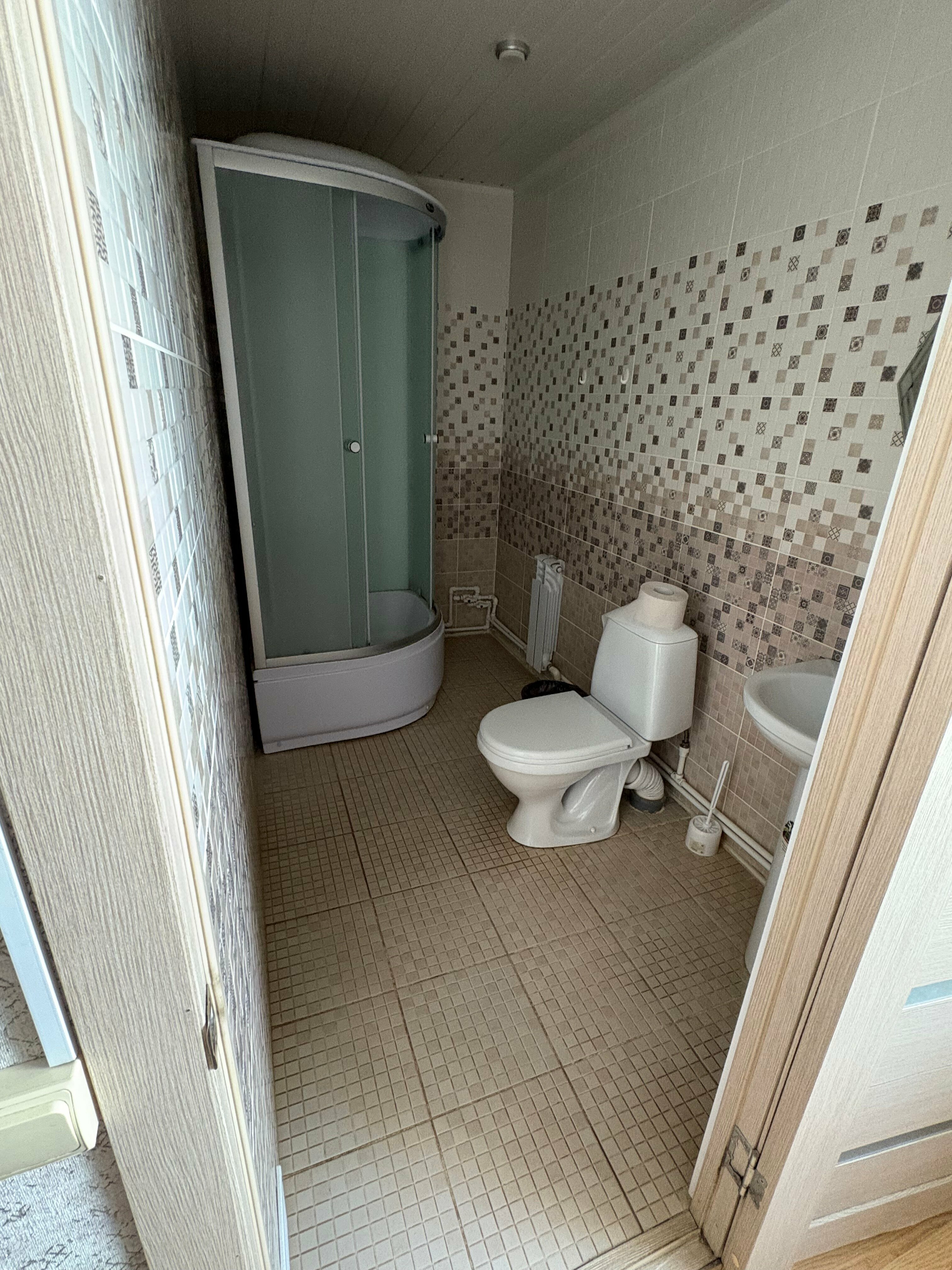 Cемейный номер с собственной ванной комнатой