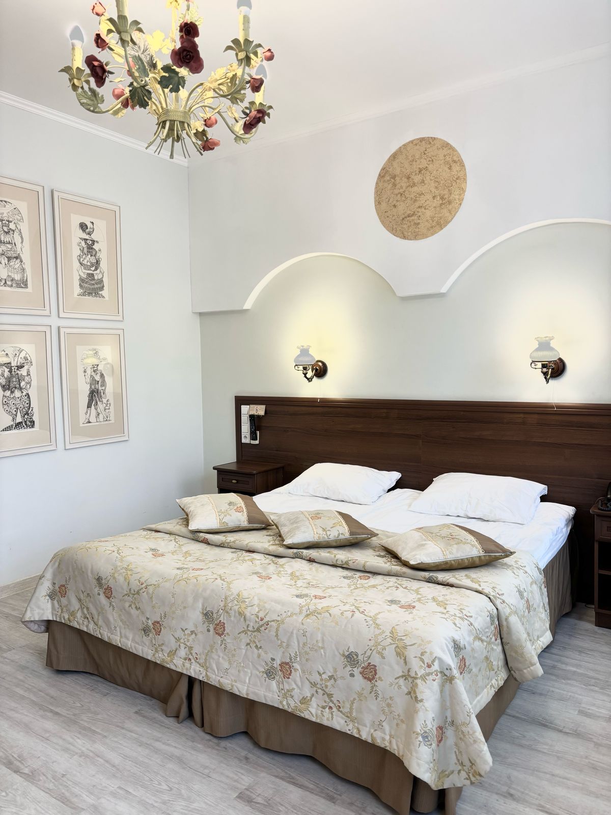 Двухместный номер с 1 кроватью или 2 отдельными кроватями и дополнительной кроватью